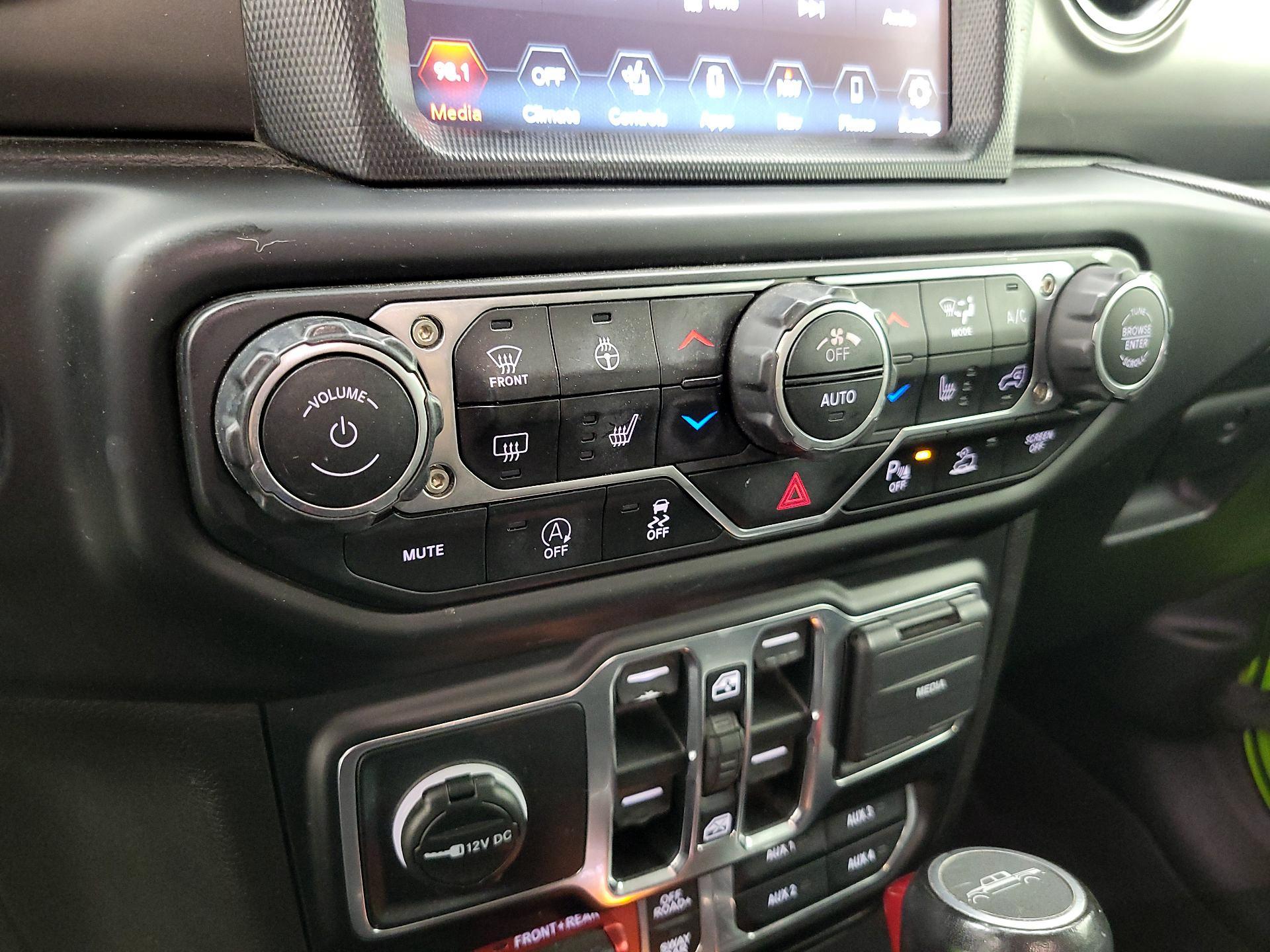 Thumbnail: 2021 Jeep Gladiator - 17