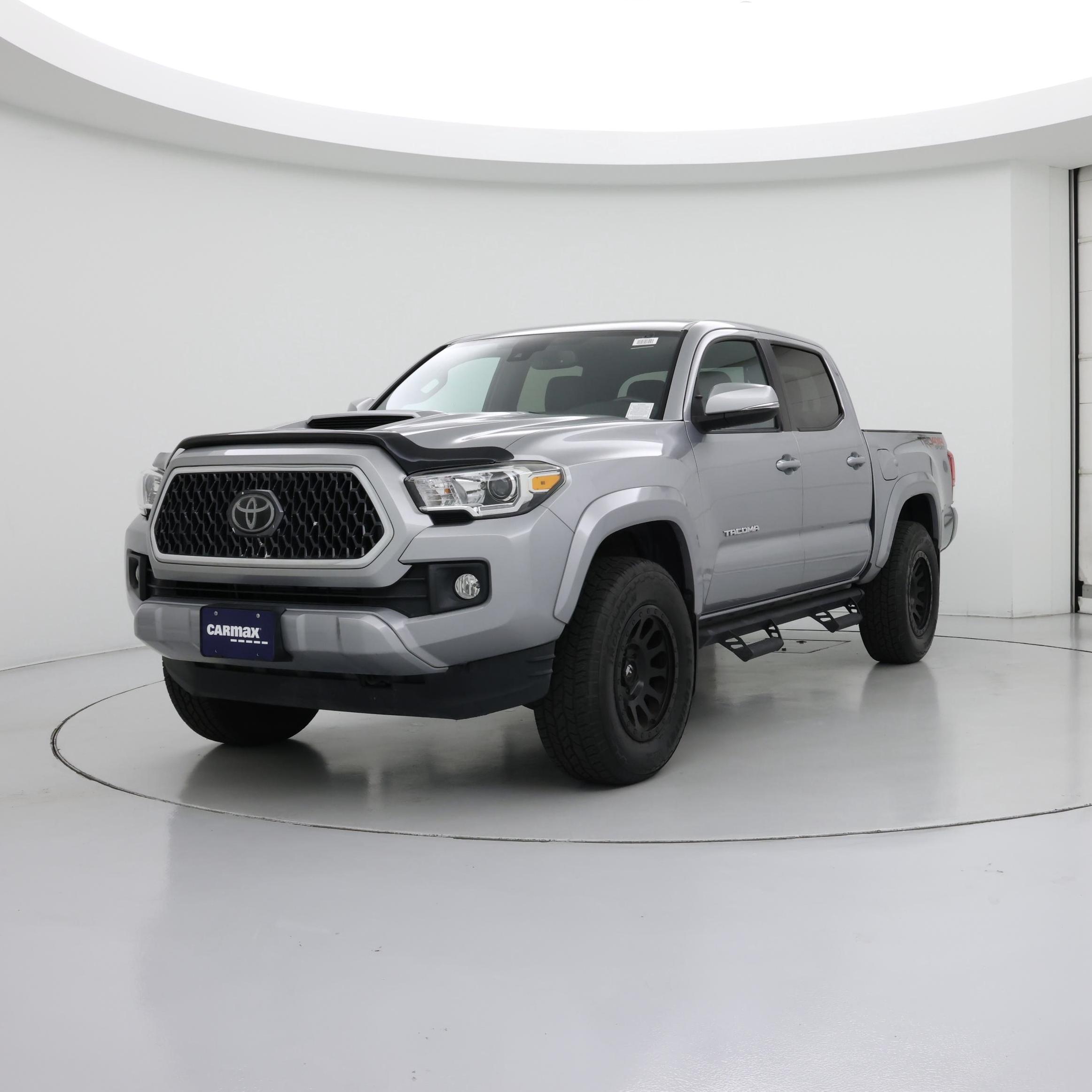 Thumbnail: 2019 Toyota Tacoma - 4