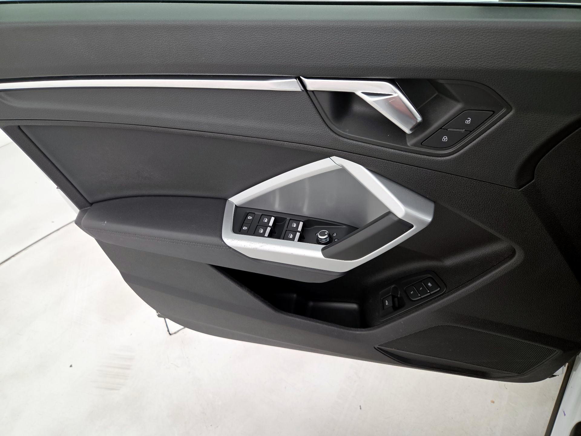 Thumbnail: 2022 Audi Q3 - 12