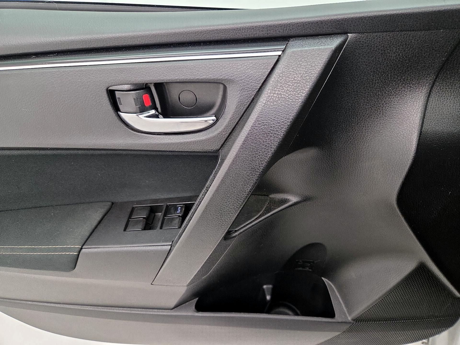 Thumbnail: 2018 Toyota Corolla - 12
