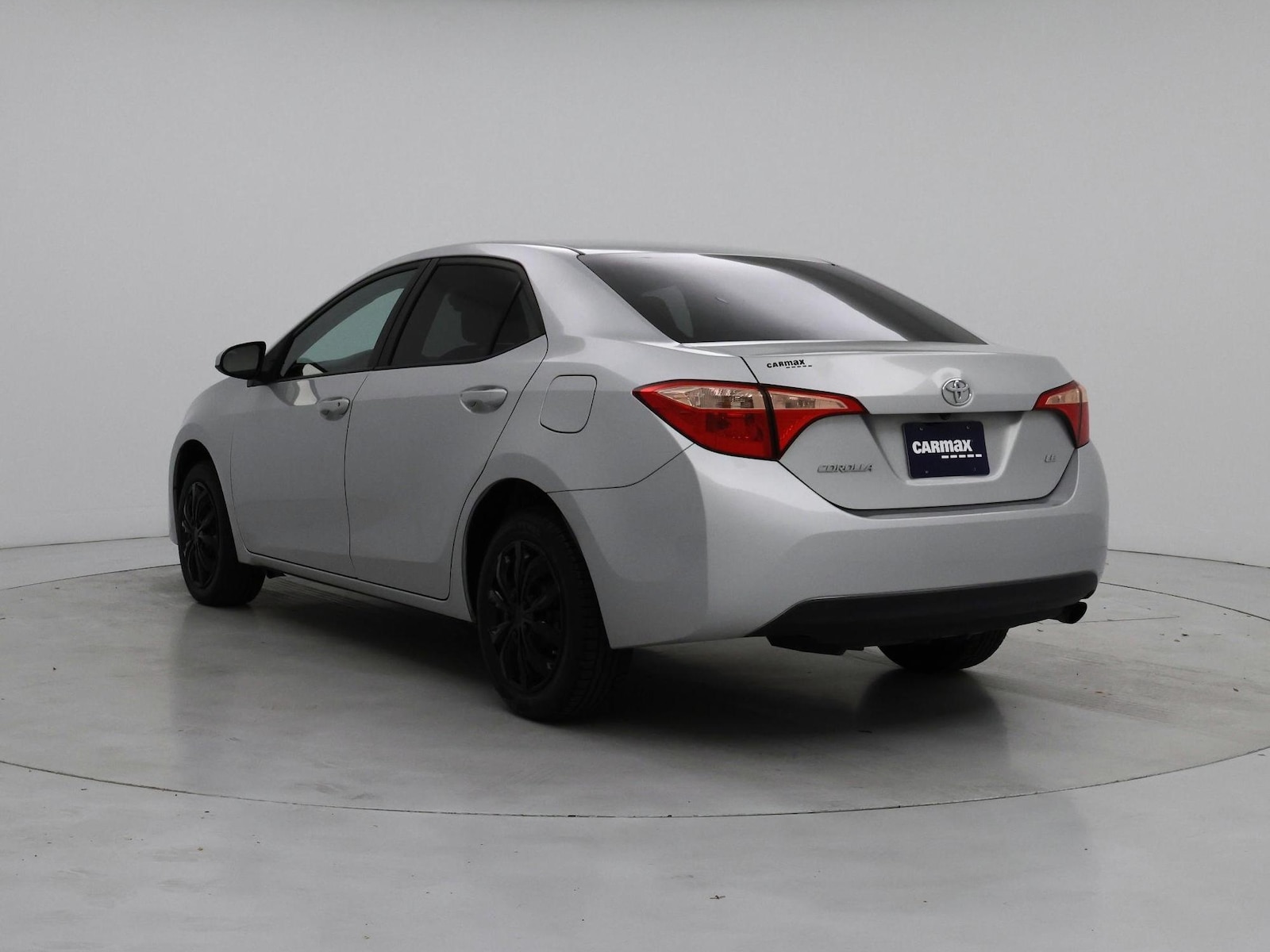 2018 Toyota Corolla LE - Photo 3