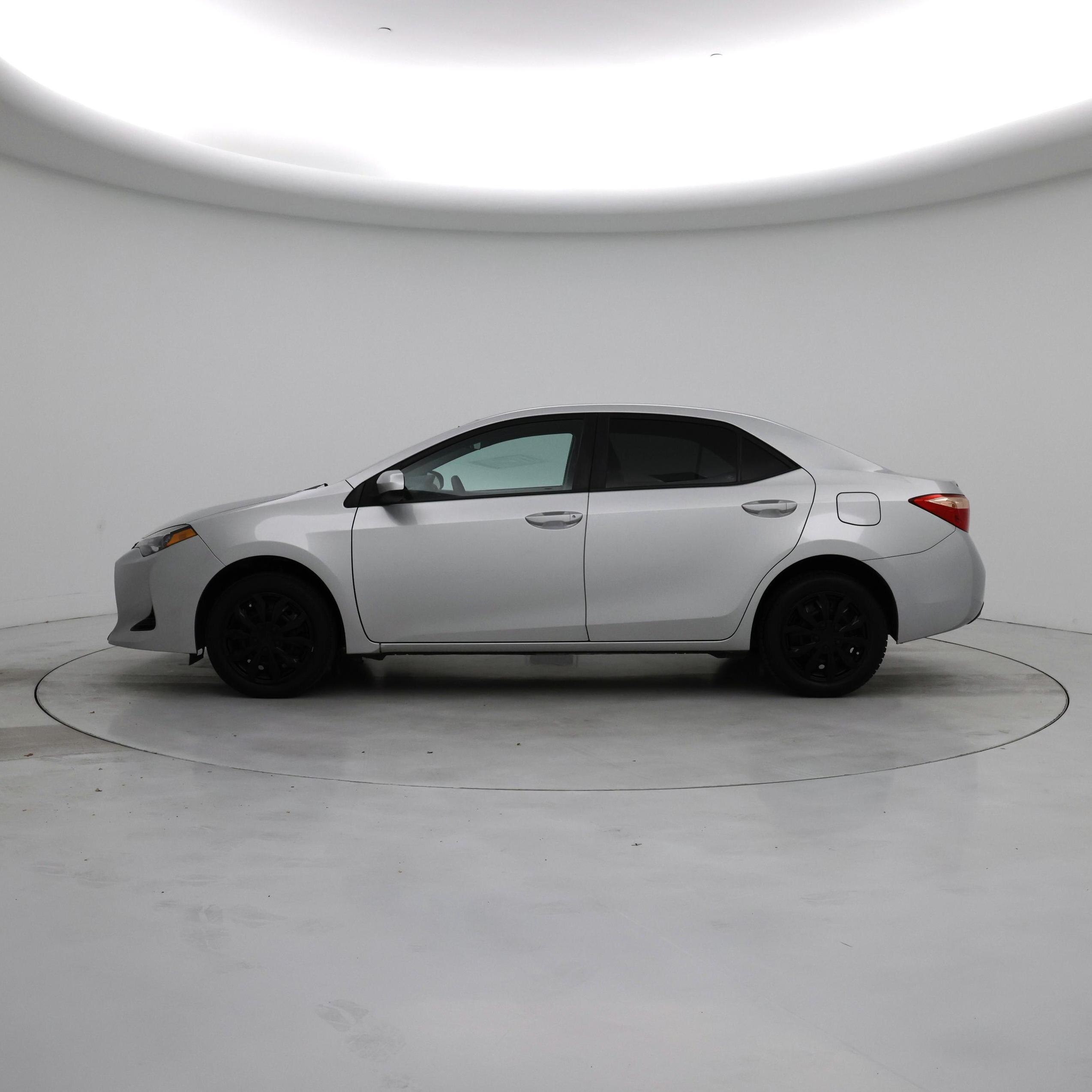 Thumbnail: 2018 Toyota Corolla - 3