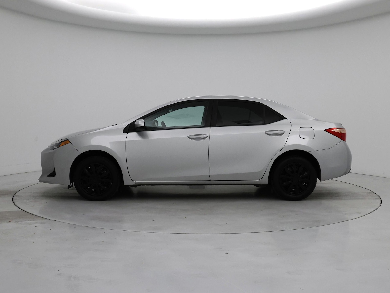 2018 Toyota Corolla LE - Photo 4