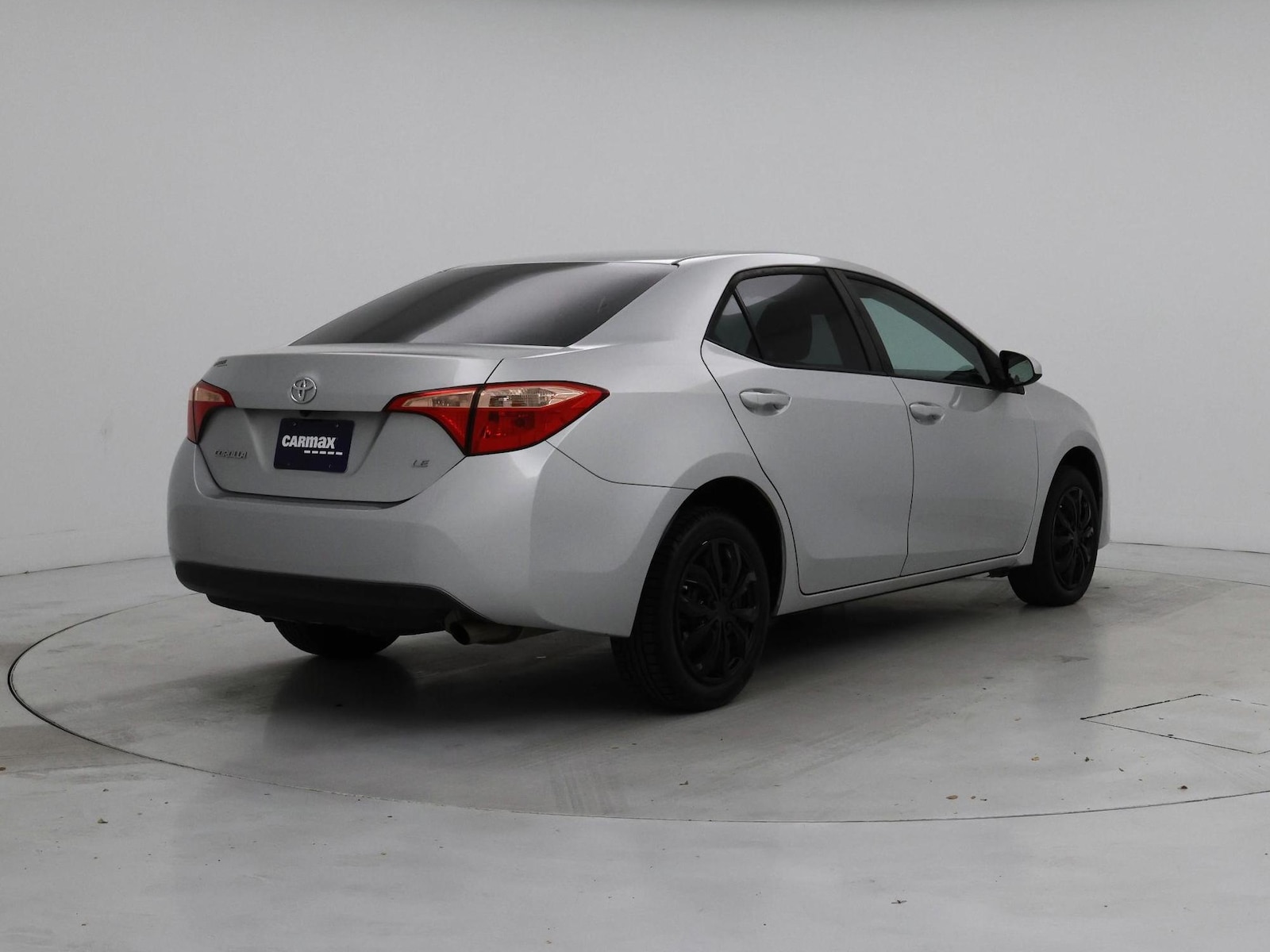 2018 Toyota Corolla LE - Photo 9