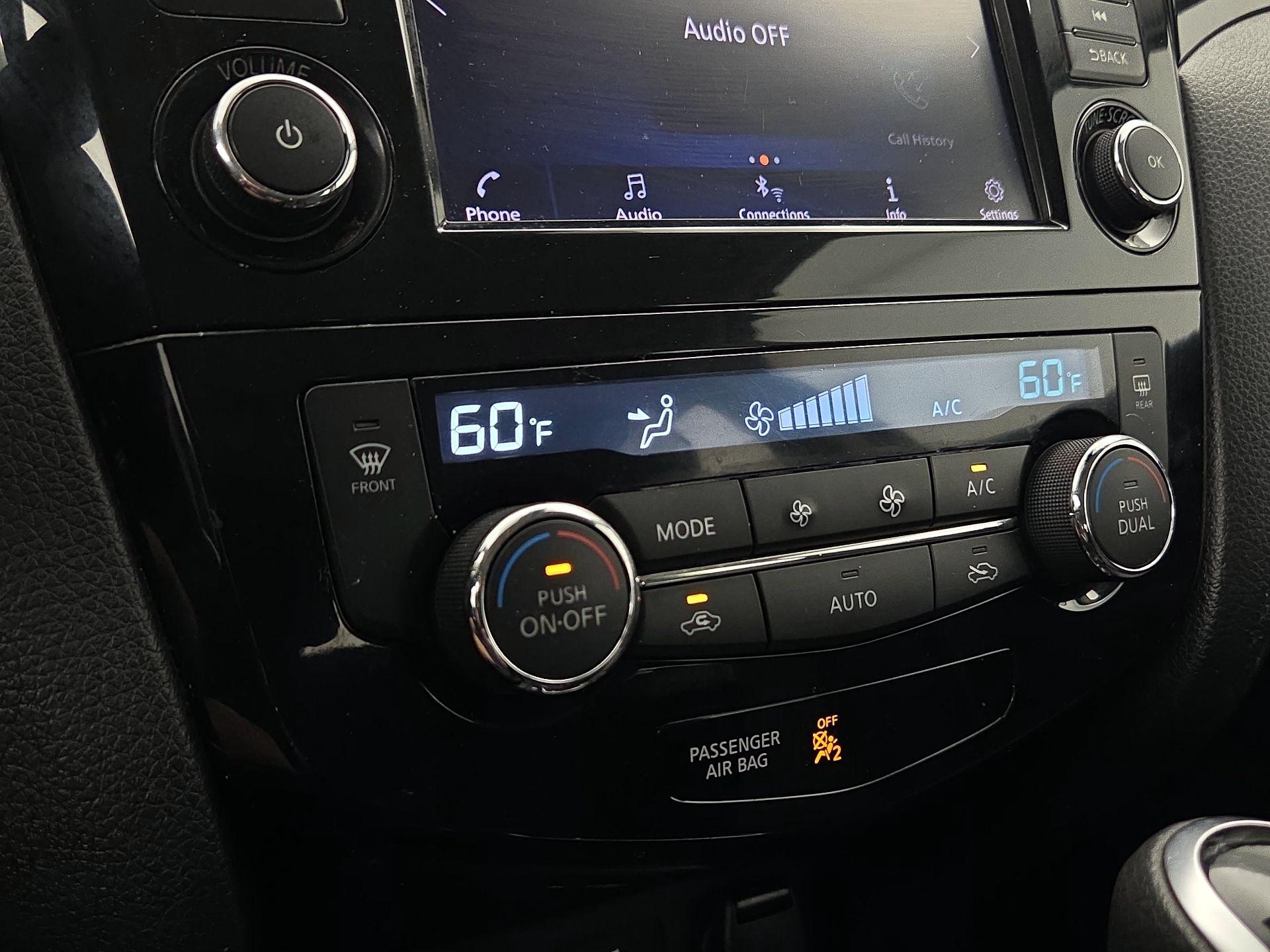 Thumbnail: 2019 Nissan Rogue Sport - 16