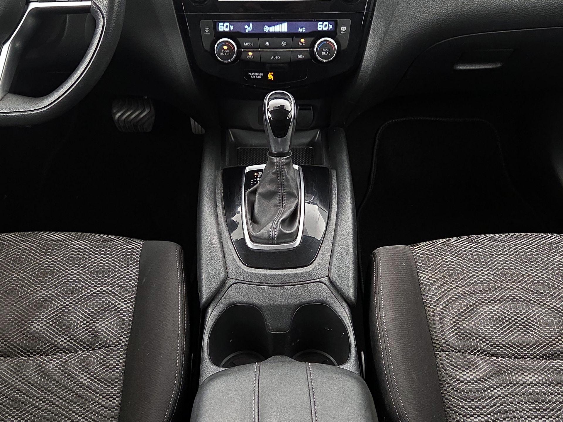 Thumbnail: 2019 Nissan Rogue Sport - 17