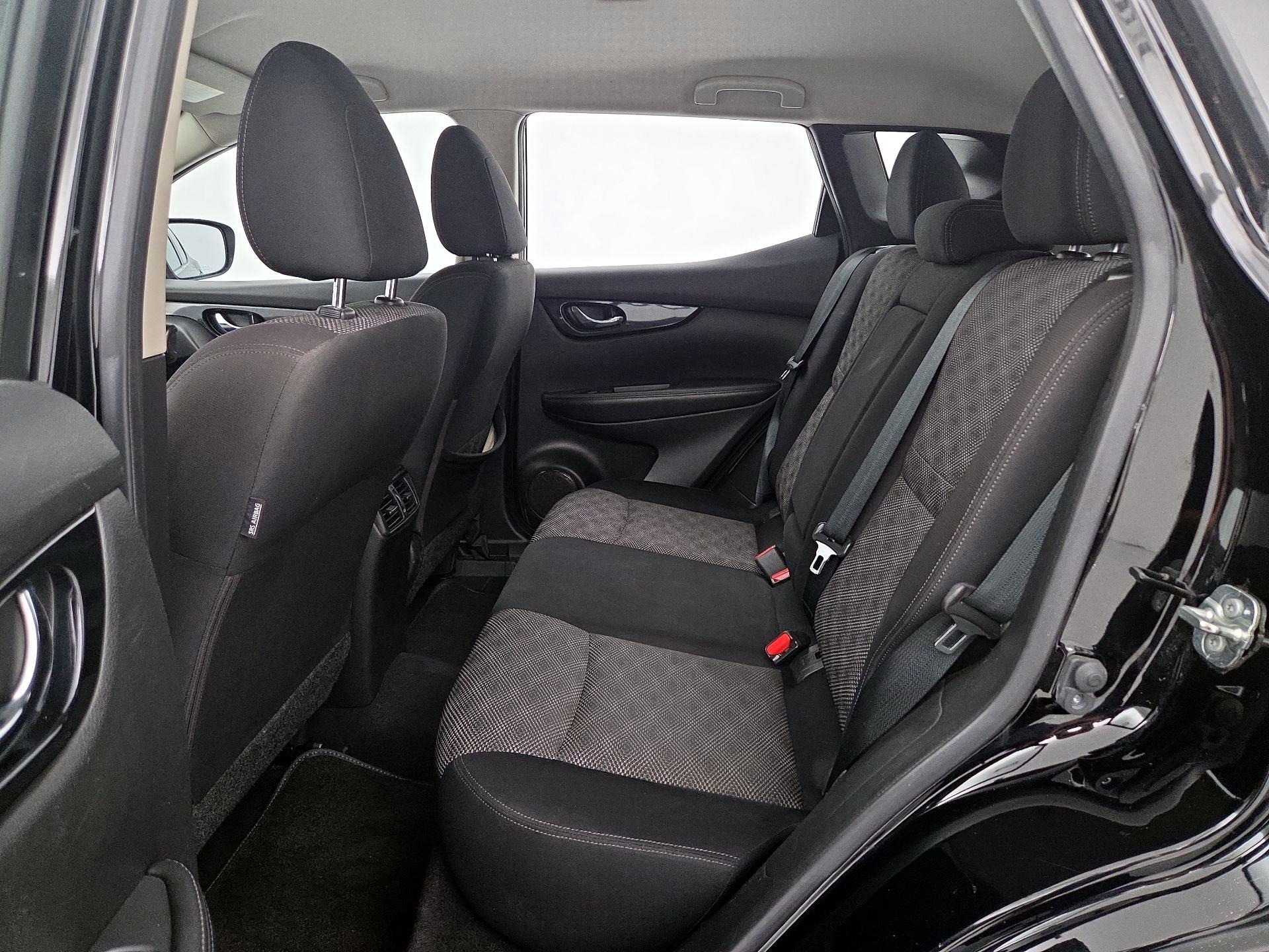 Thumbnail: 2019 Nissan Rogue Sport - 19