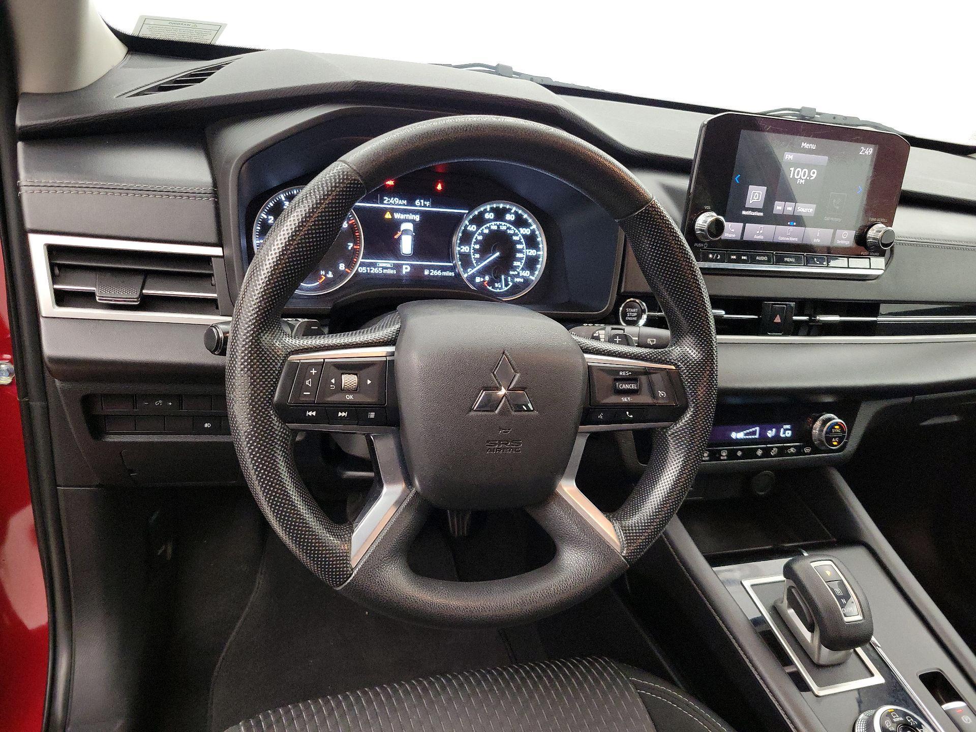Thumbnail: 2022 Mitsubishi Outlander - 10