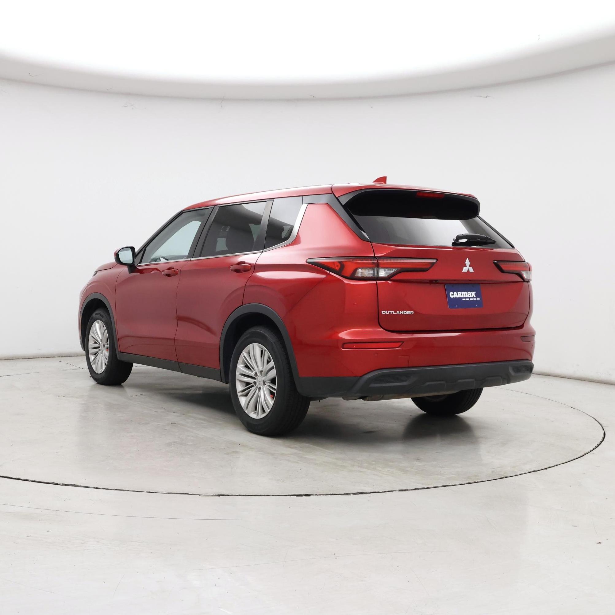 Thumbnail: 2022 Mitsubishi Outlander - 2