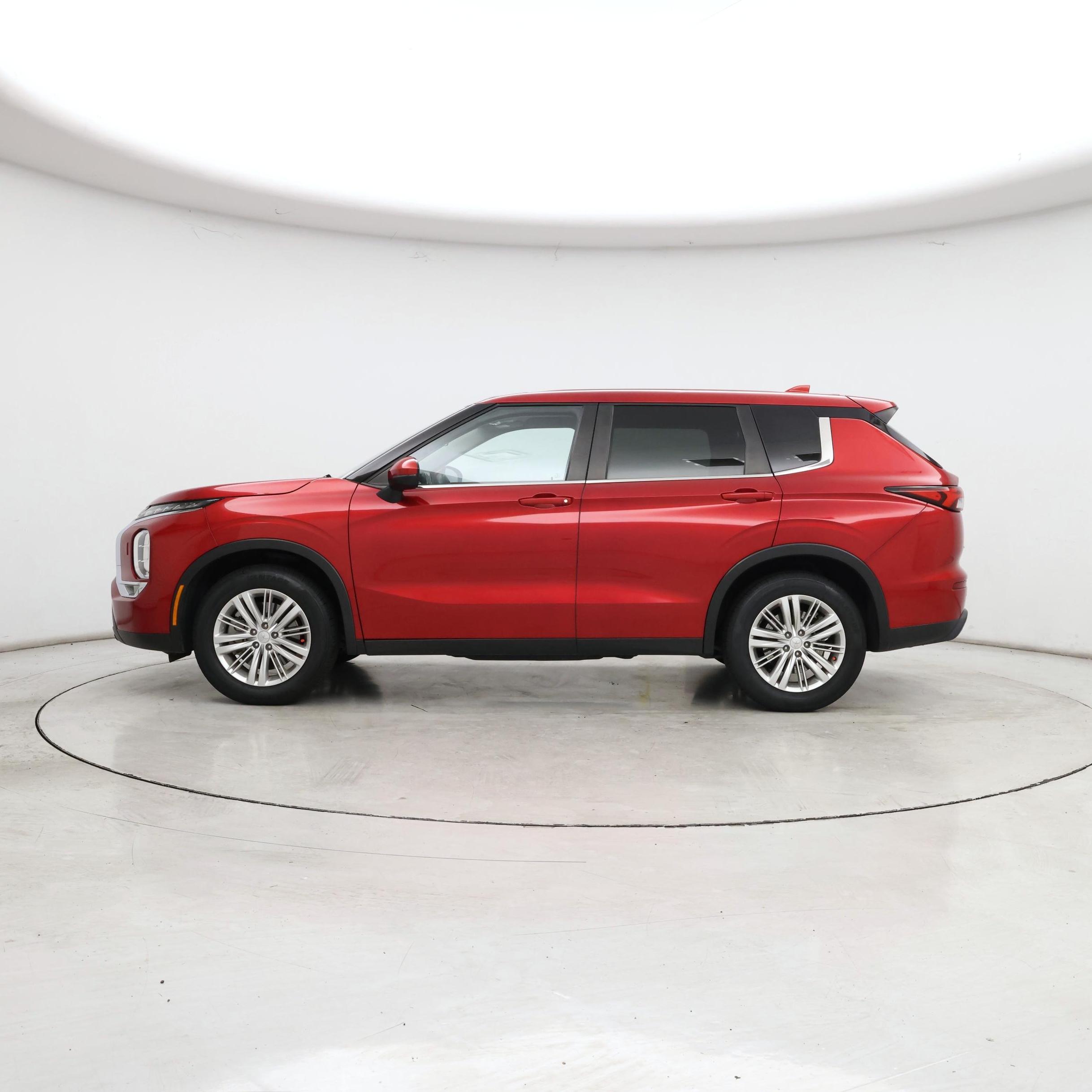 Thumbnail: 2022 Mitsubishi Outlander - 3