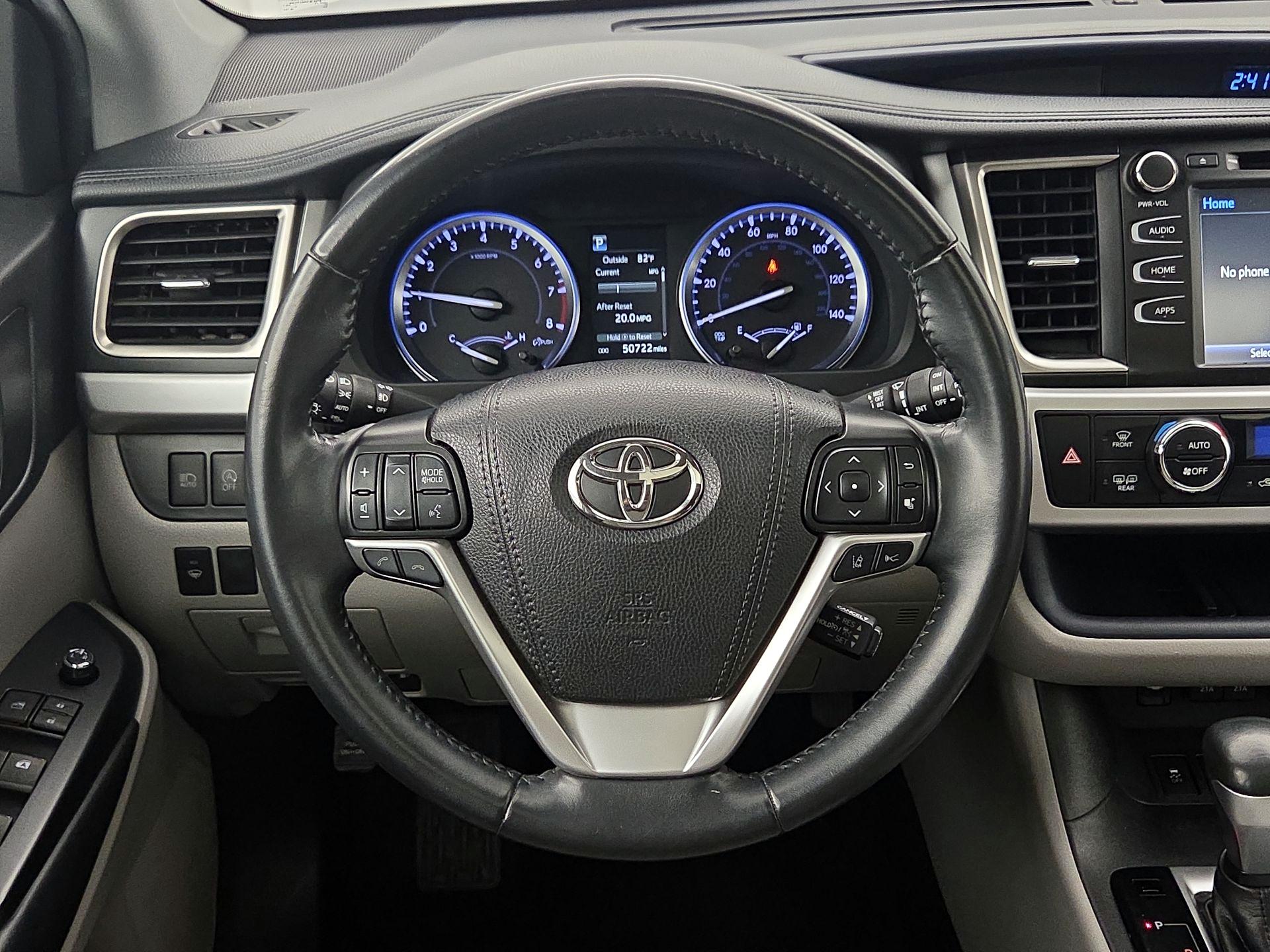 Thumbnail: 2019 Toyota Highlander - 10