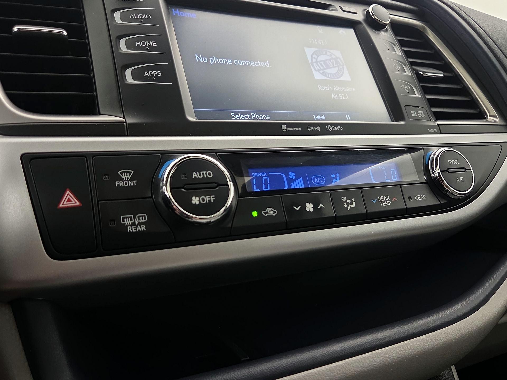Thumbnail: 2019 Toyota Highlander - 16