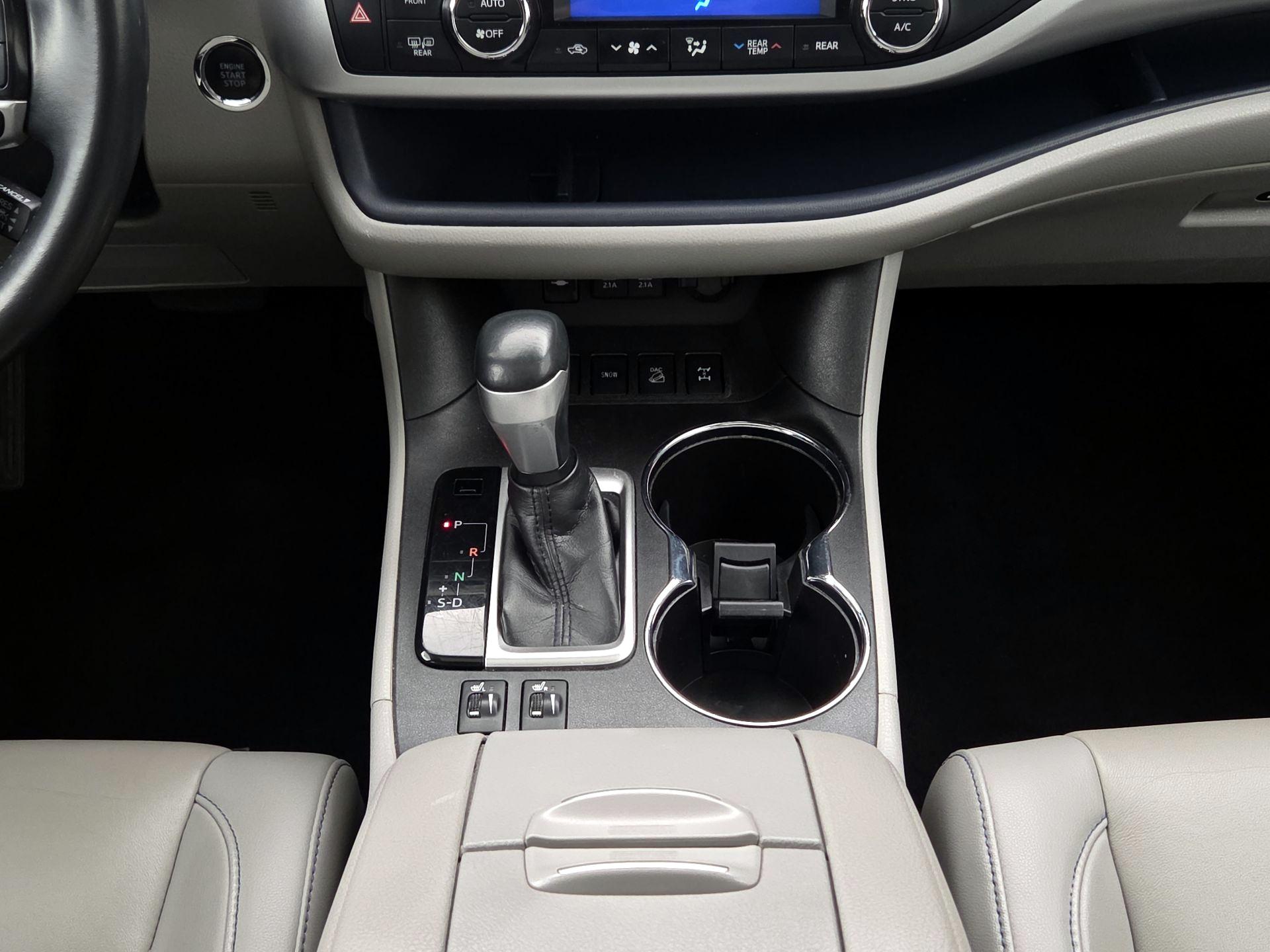 Thumbnail: 2019 Toyota Highlander - 17