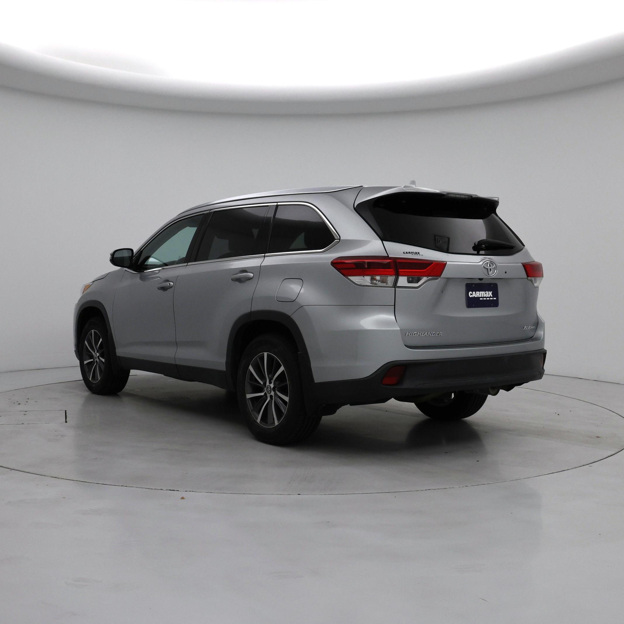 Thumbnail: 2019 Toyota Highlander - 2