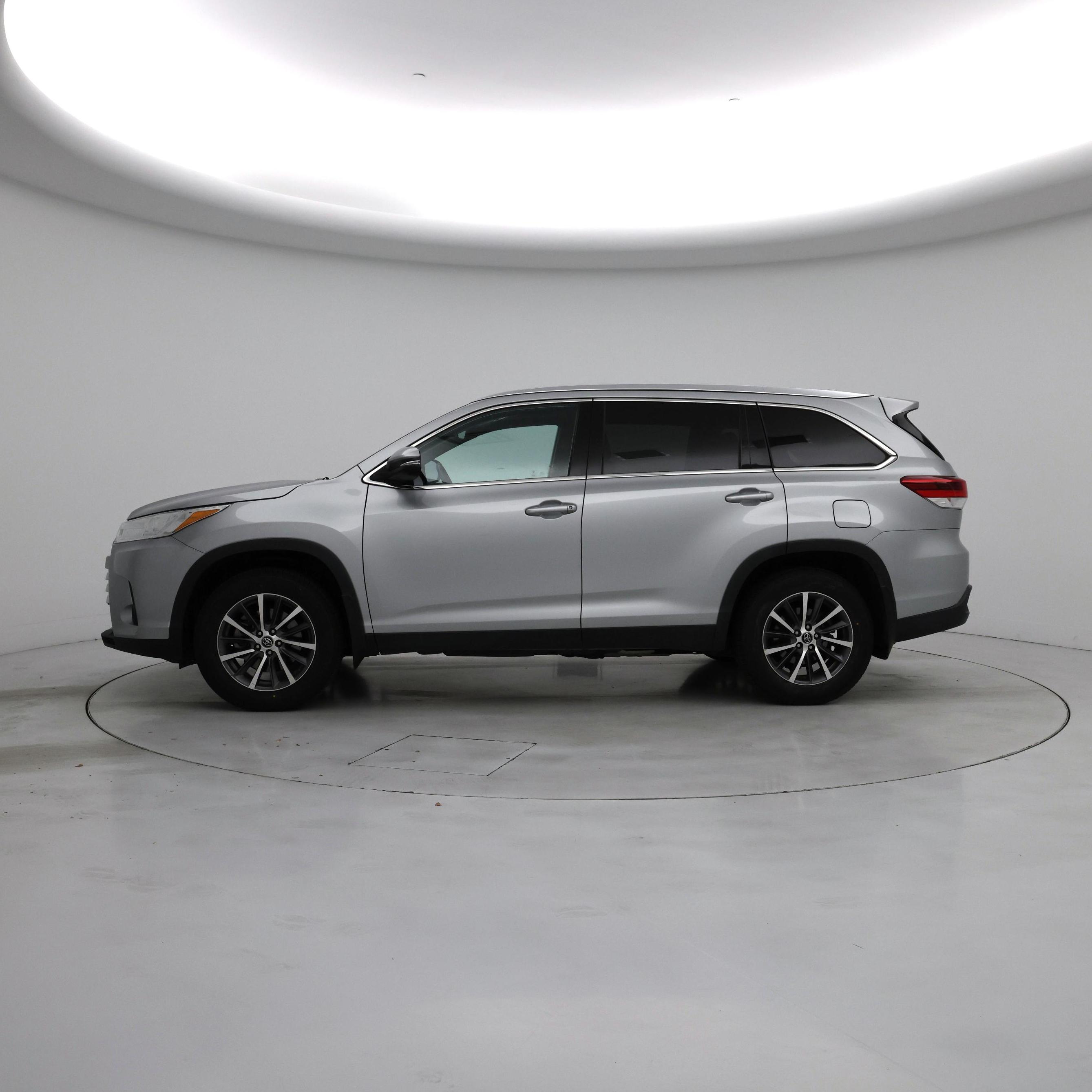 Thumbnail: 2019 Toyota Highlander - 3