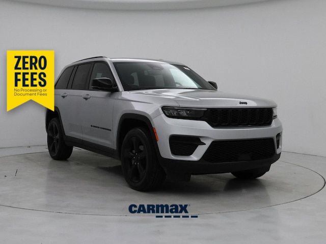 Silver 2023 Jeep Grand Cherokee SUV / Crossover Four-Wheel Drive Automatic