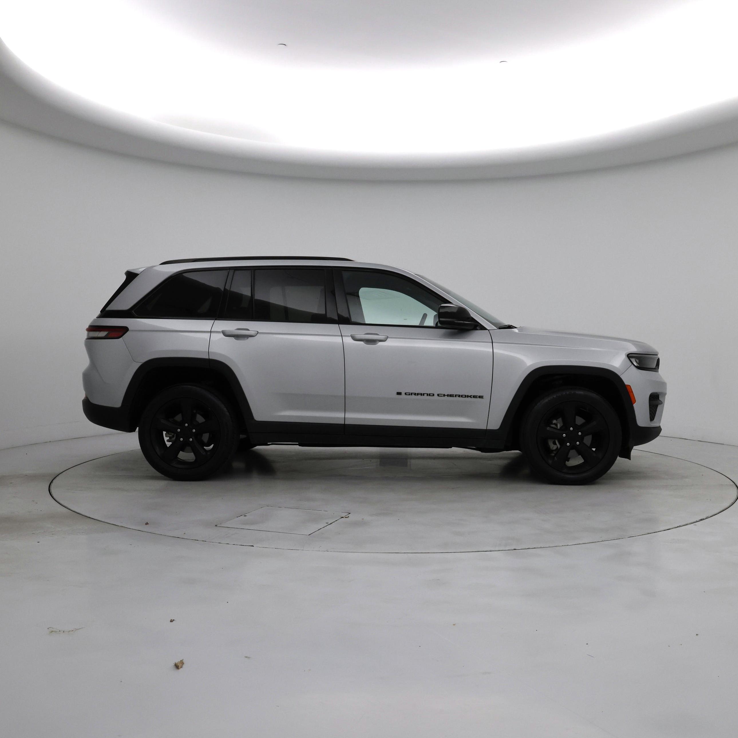 Thumbnail: 2023 Jeep Grand Cherokee - 7