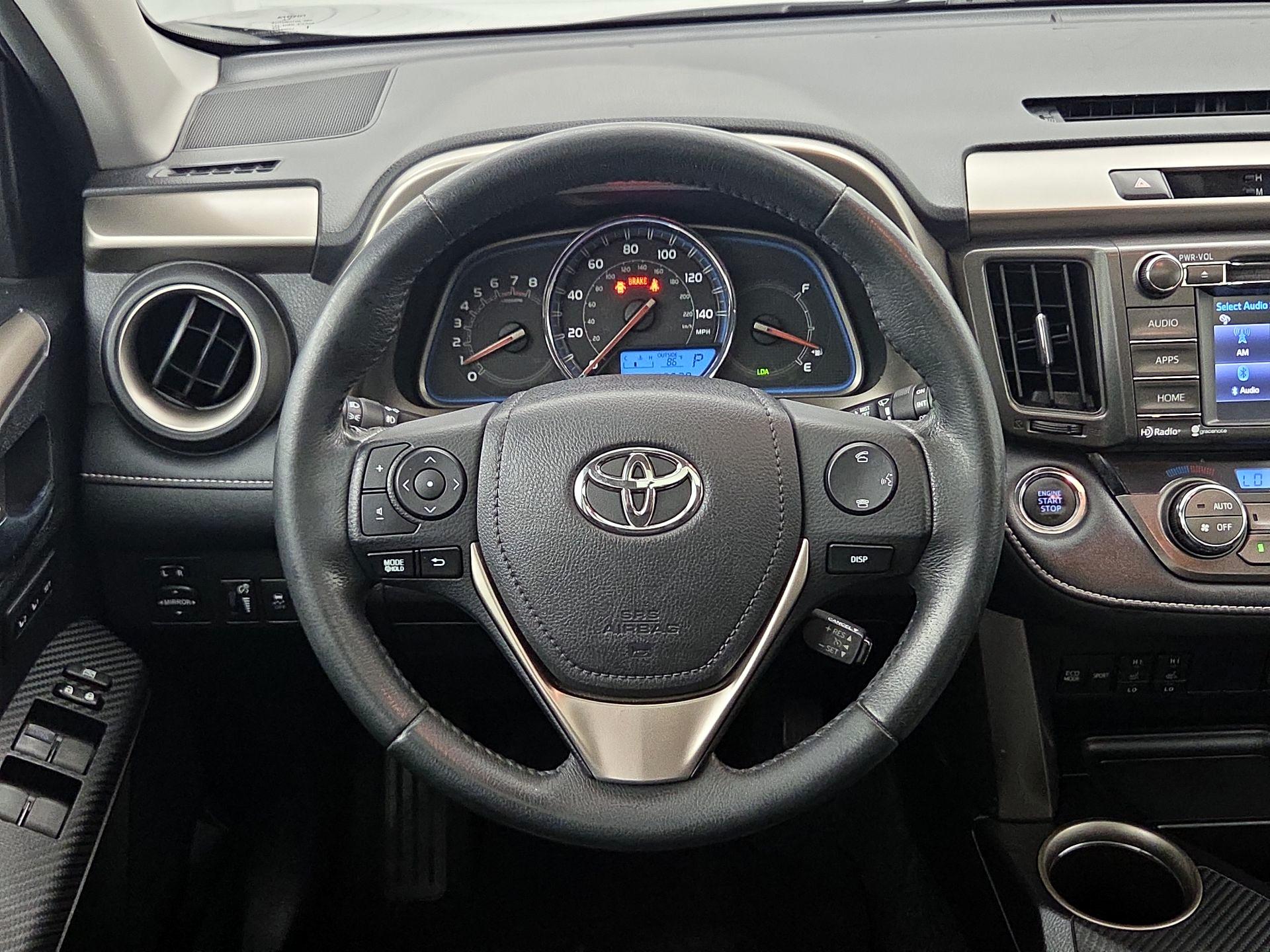 Thumbnail: 2015 Toyota RAV4 - 10