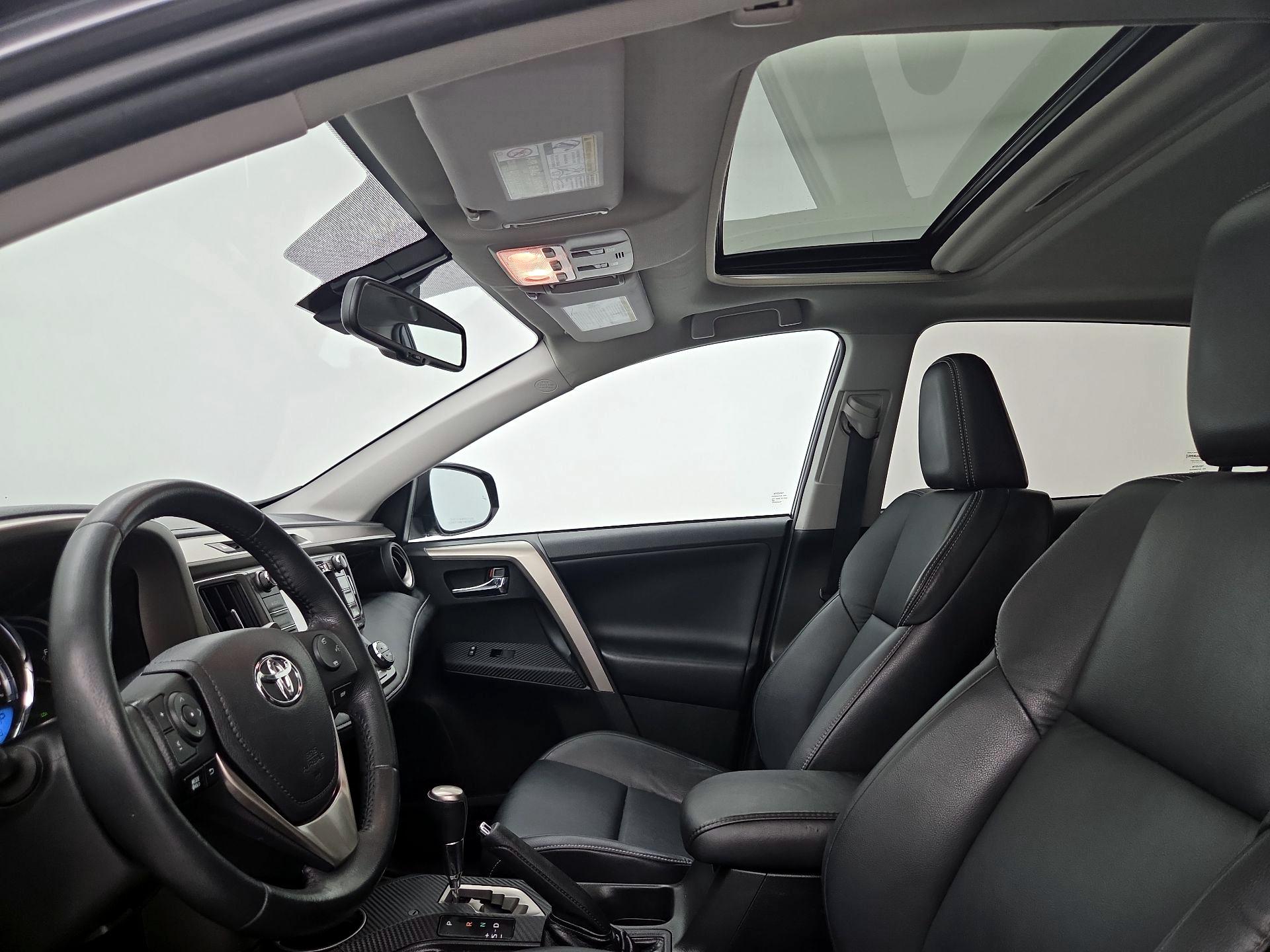 Thumbnail: 2015 Toyota RAV4 - 19