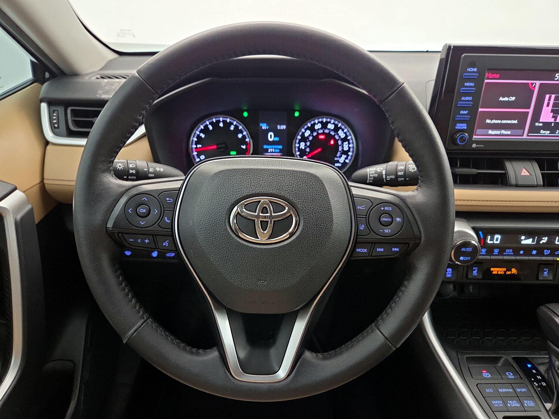 Thumbnail: 2020 Toyota RAV4 - 10