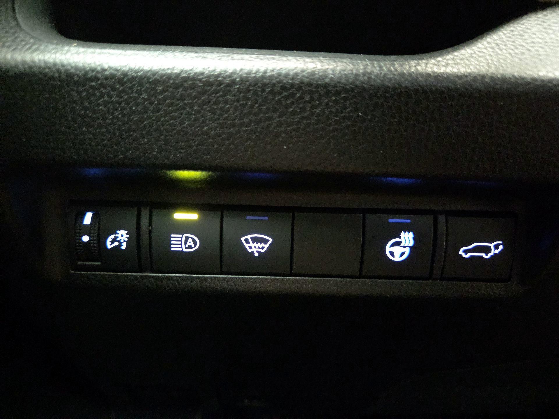 Thumbnail: 2020 Toyota RAV4 - 13