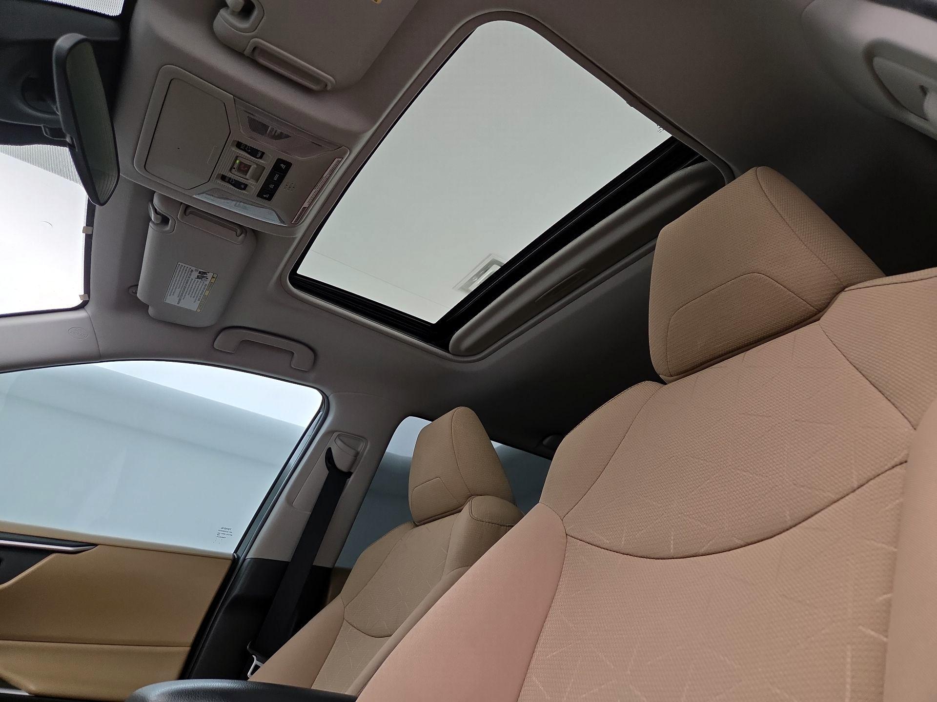 Thumbnail: 2020 Toyota RAV4 - 19