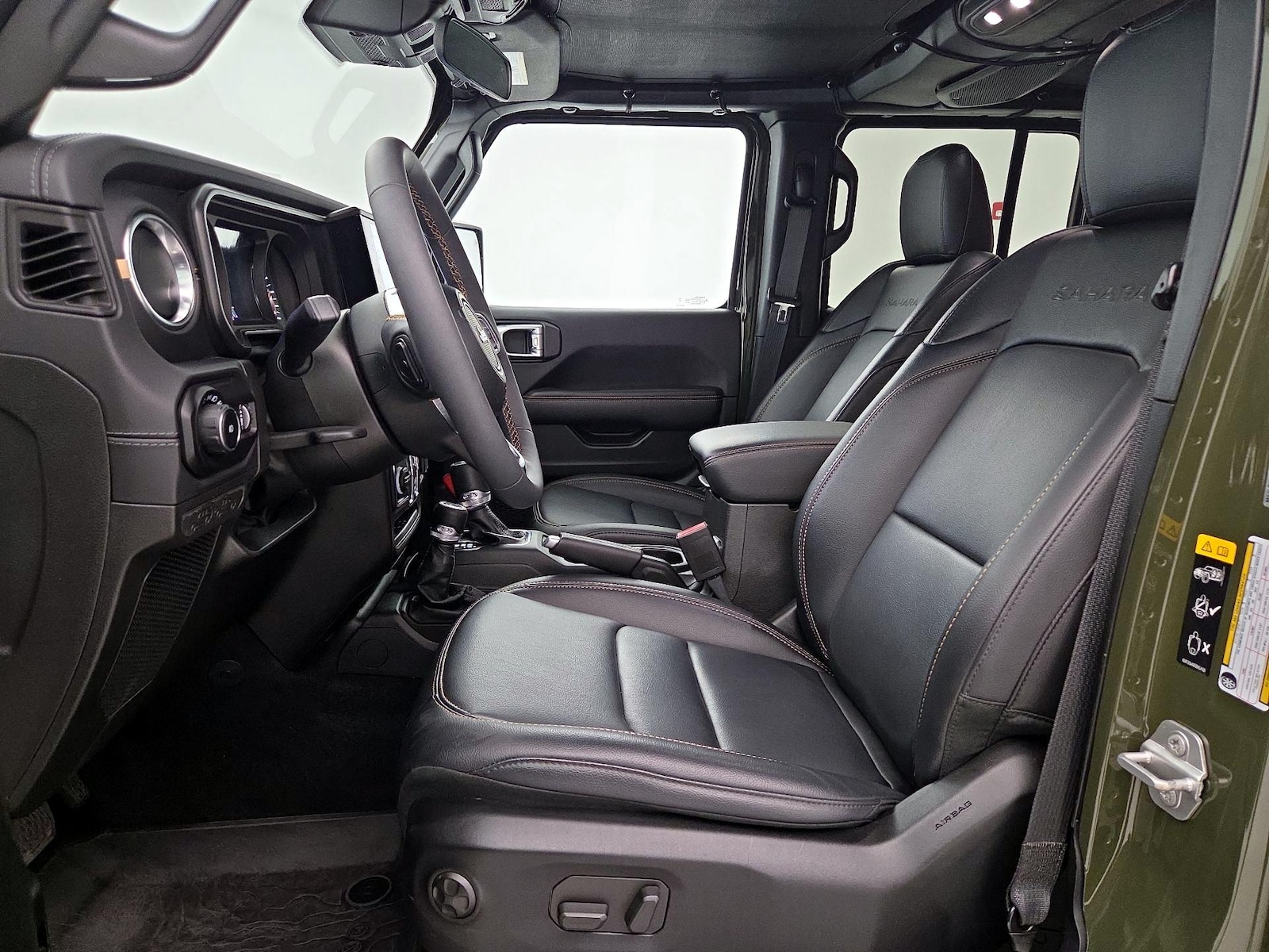 2024 Jeep Wrangler 4-Door Sahara - Photo 12