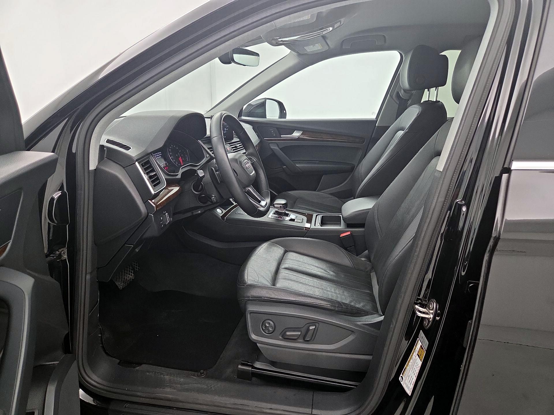 Thumbnail: 2020 Audi Q5 - 11