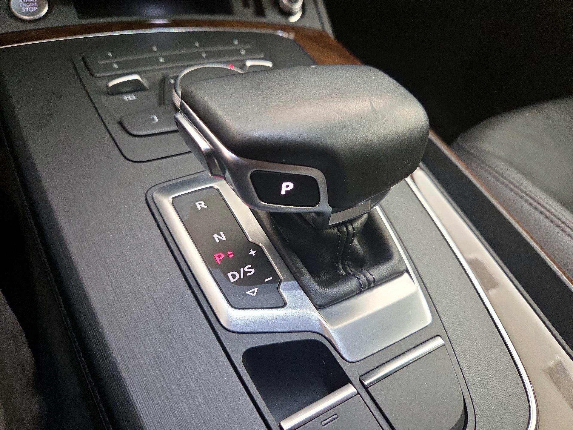 Thumbnail: 2020 Audi Q5 - 17