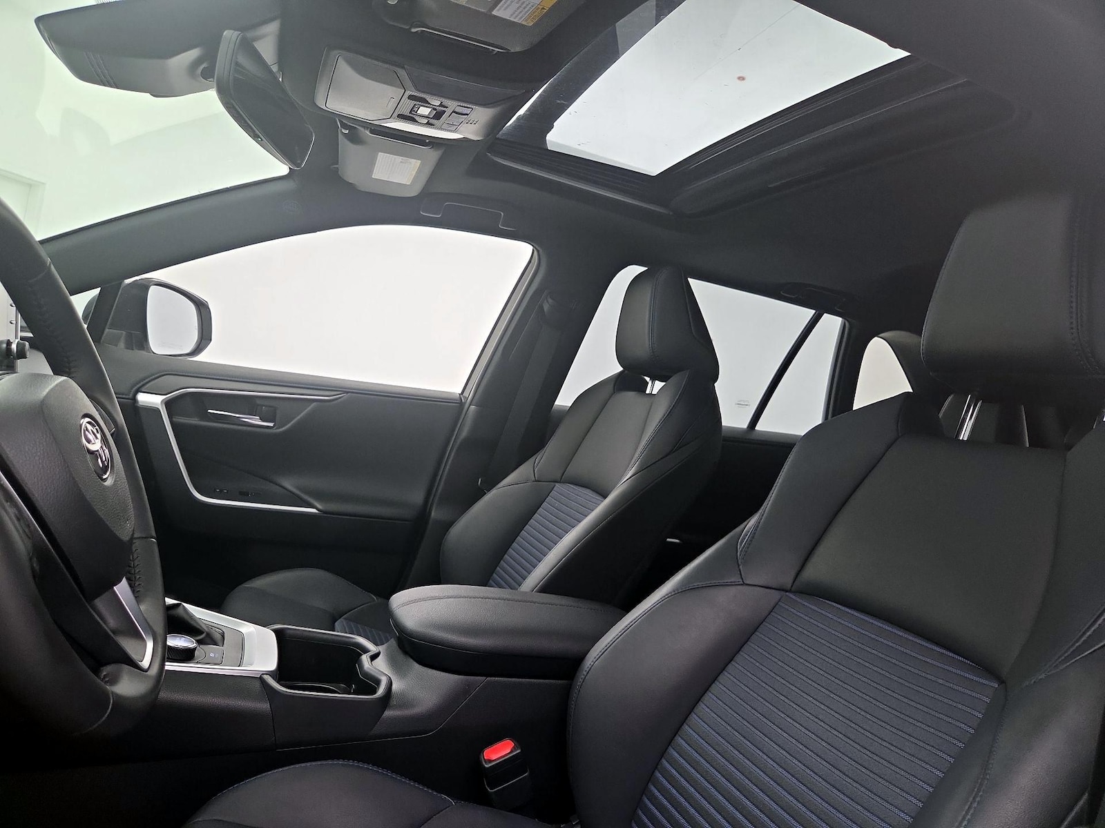 2022 Toyota RAV4 XSE - Photo 20