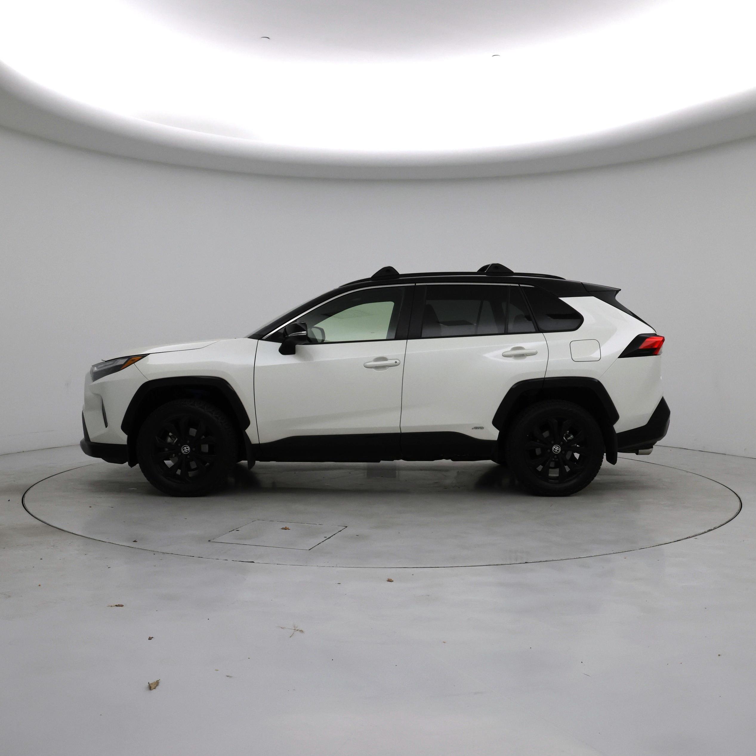 Thumbnail: 2022 Toyota RAV4 - 3