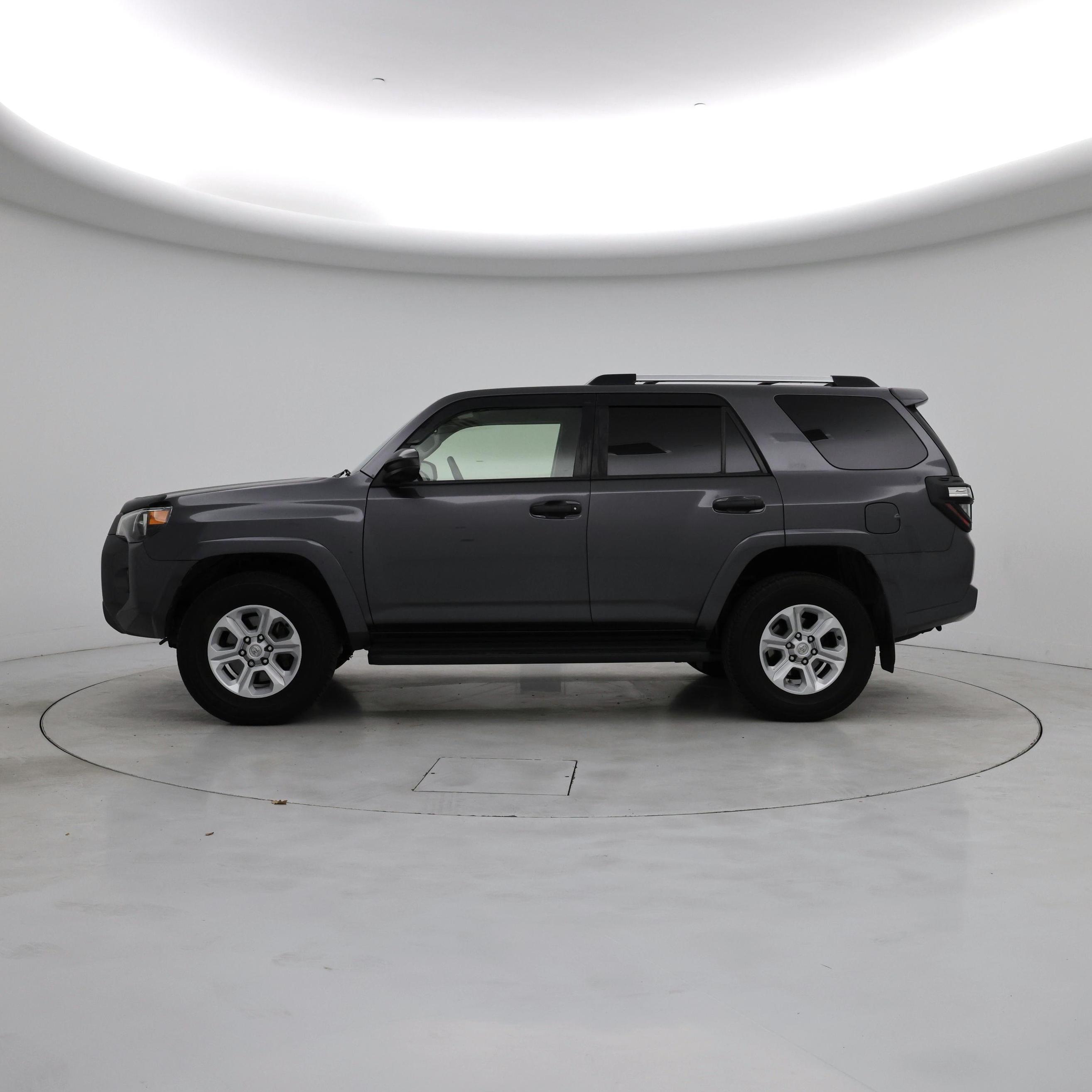 Thumbnail: 2020 Toyota 4Runner - 3