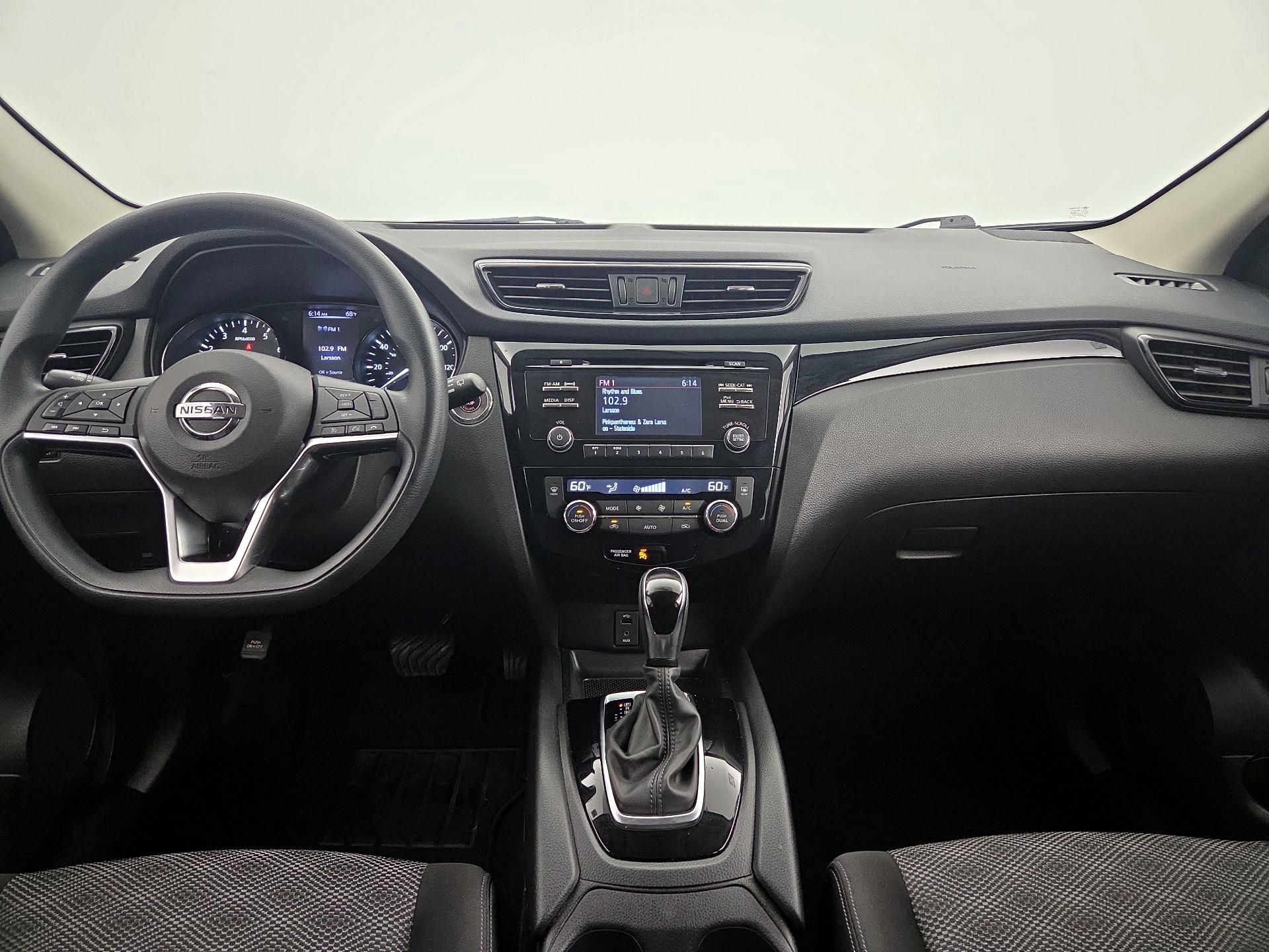 Thumbnail: 2018 Nissan Rogue Sport - 9