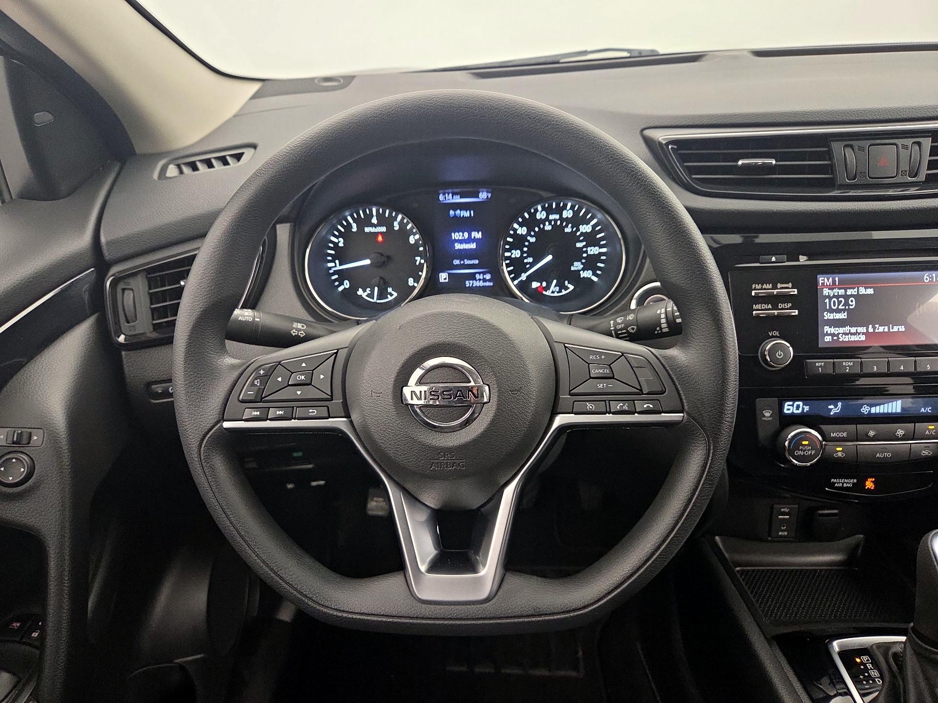 Thumbnail: 2018 Nissan Rogue Sport - 10