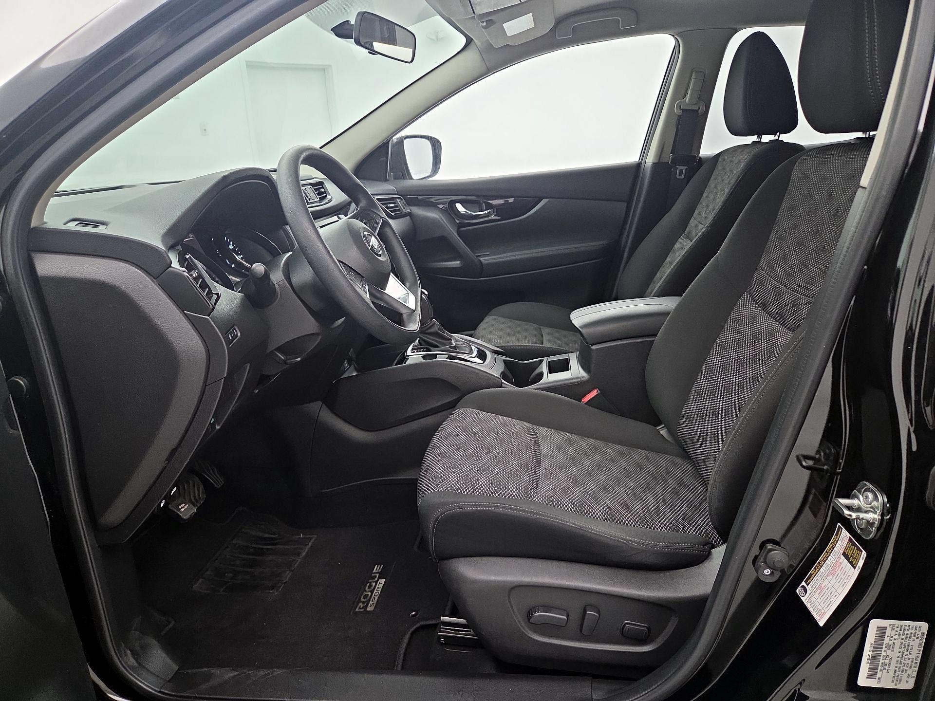 Thumbnail: 2018 Nissan Rogue Sport - 11