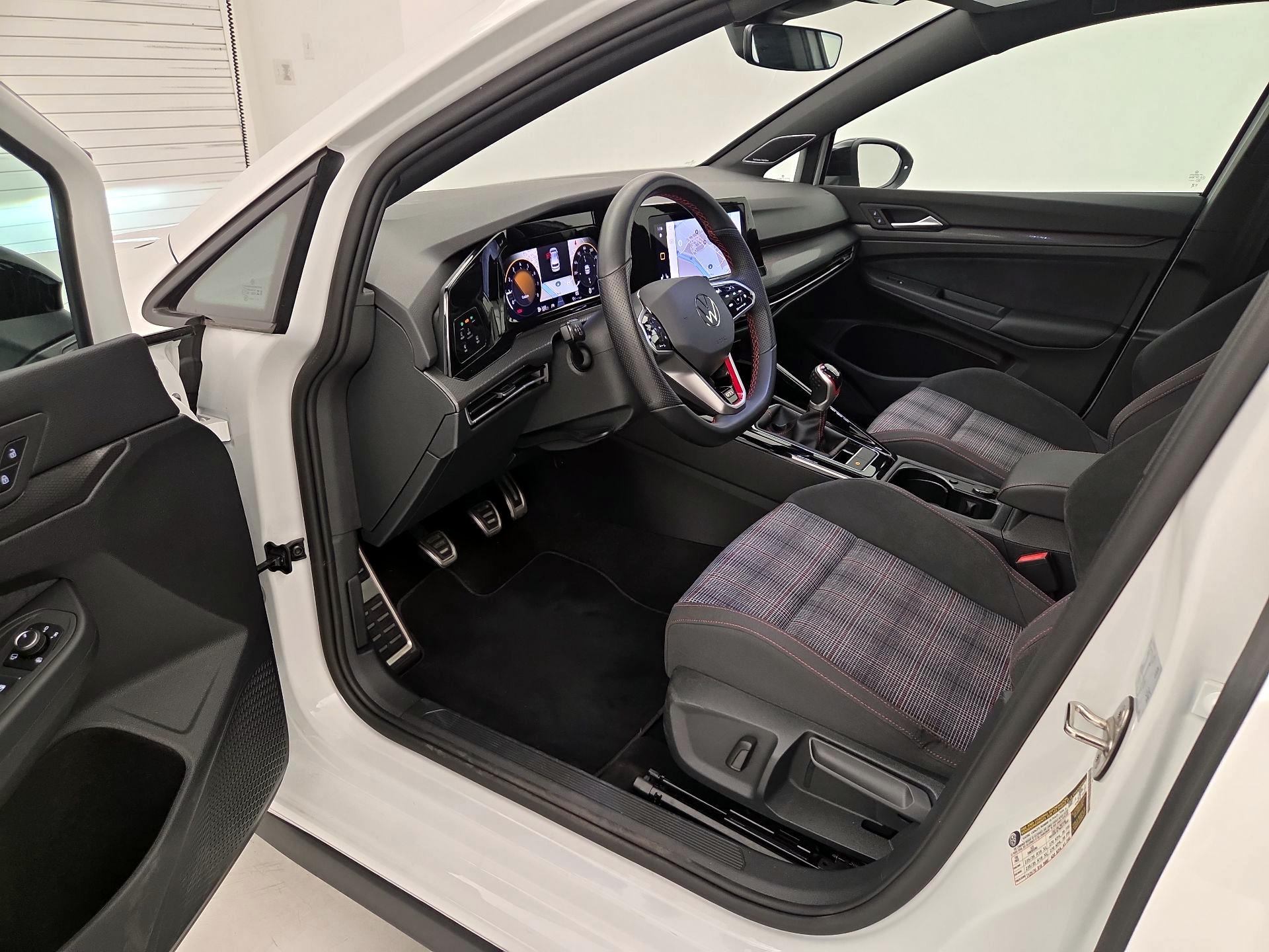 Thumbnail: 2024 Volkswagen Golf - 11