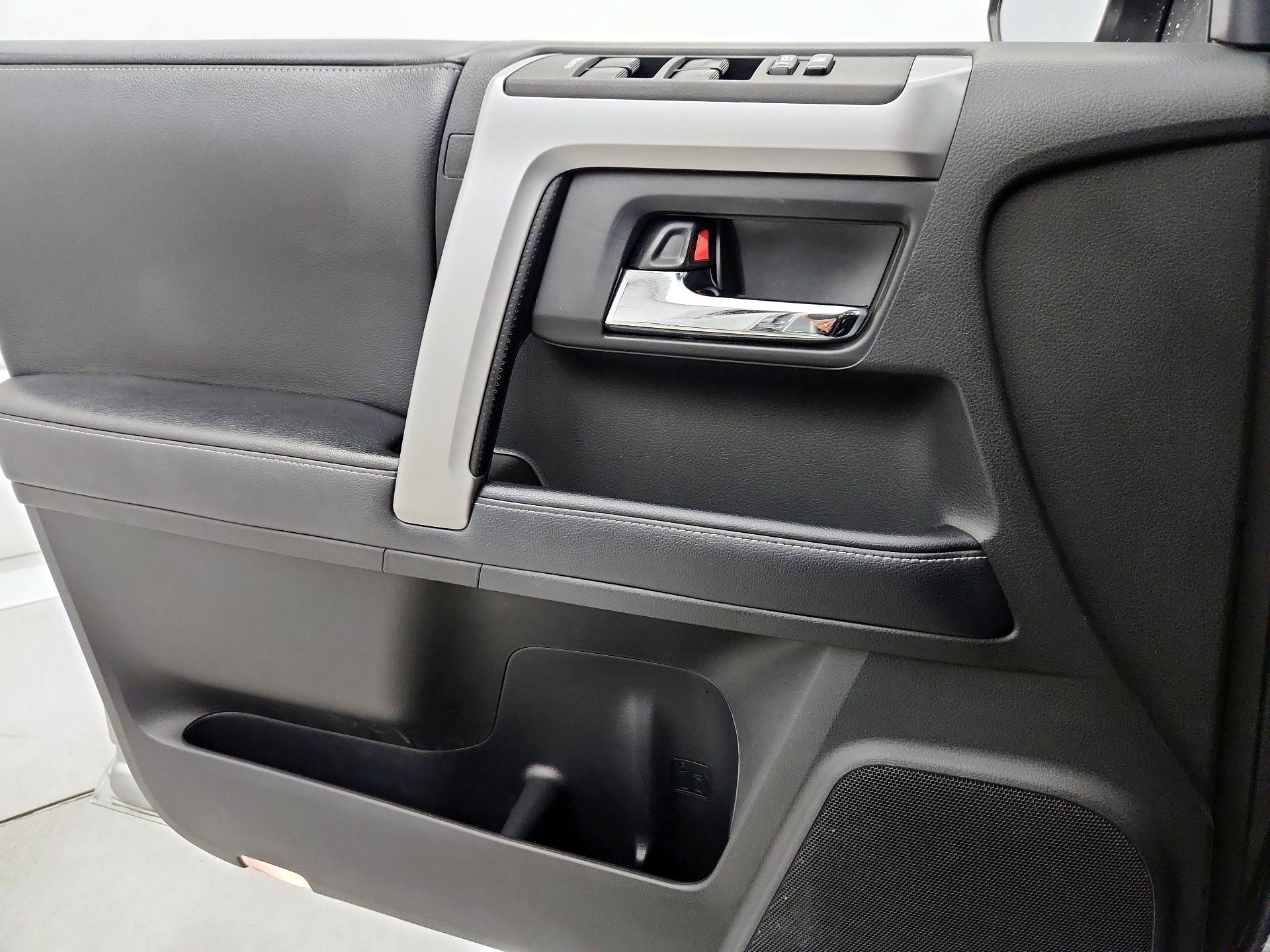 Thumbnail: 2018 Toyota 4Runner - 12