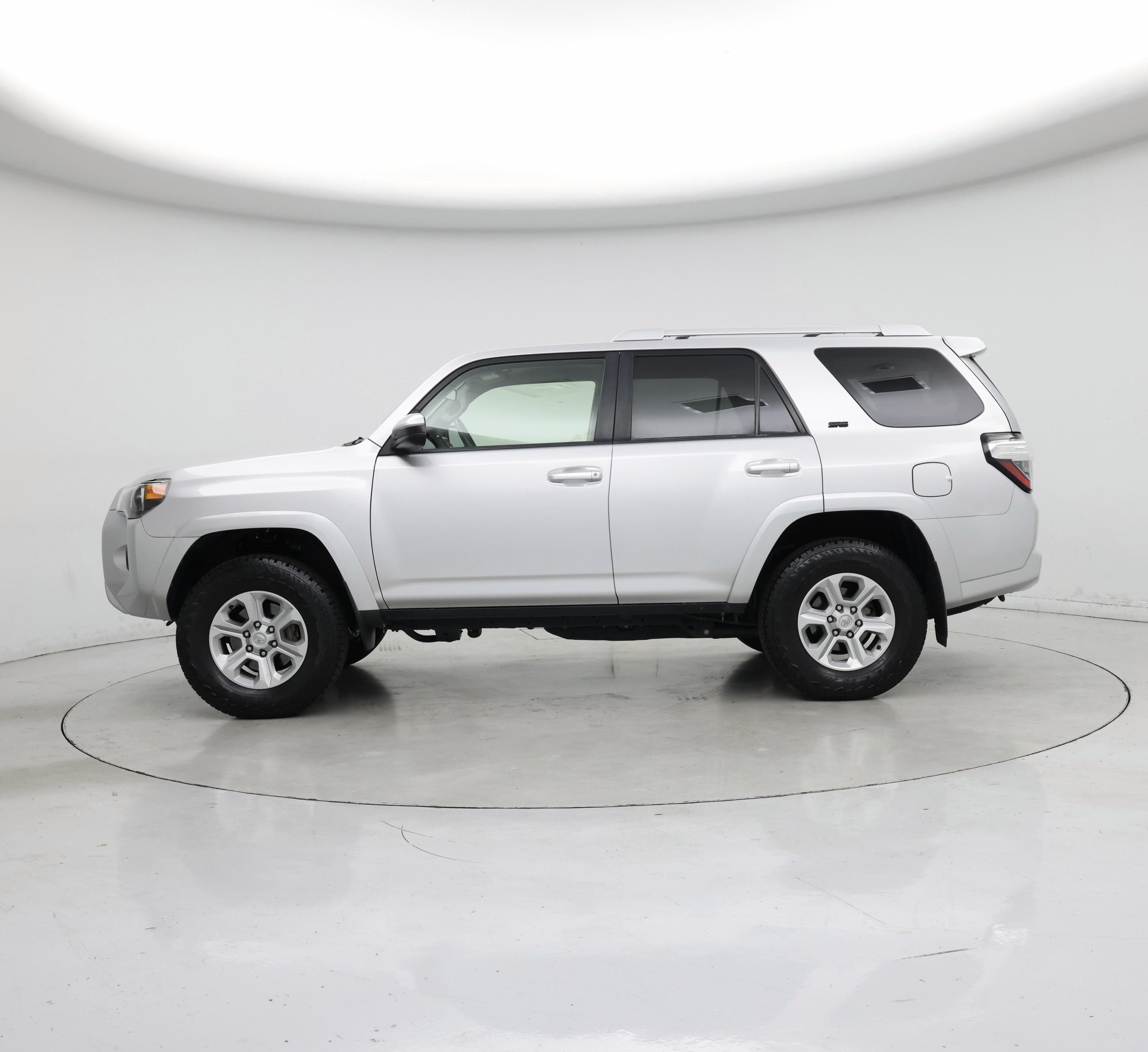 Thumbnail: 2018 Toyota 4Runner - 3