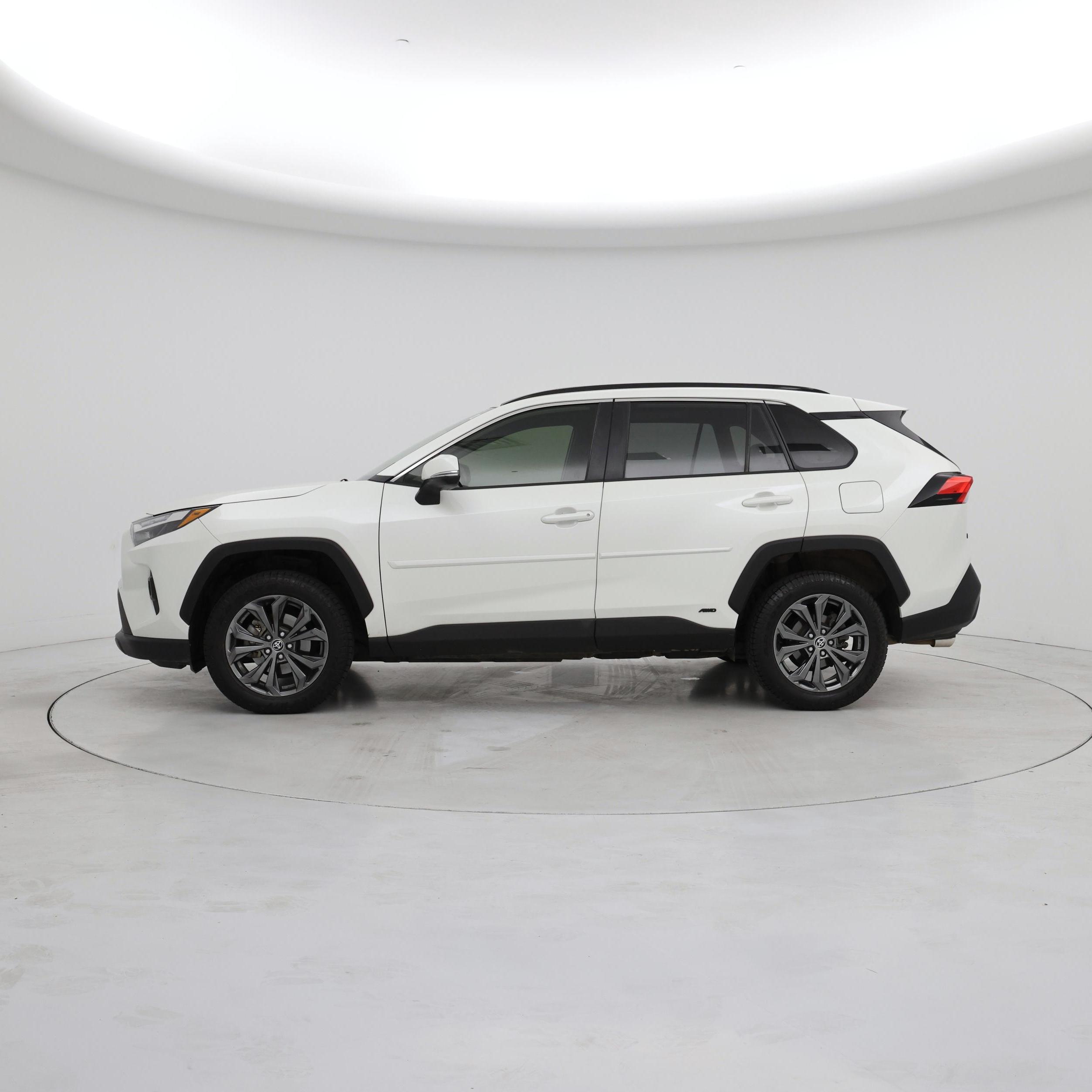 Thumbnail: 2022 Toyota RAV4 - 3