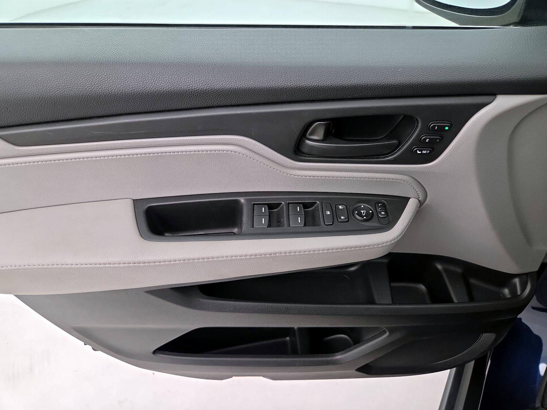 Thumbnail: 2019 Honda Odyssey - 12