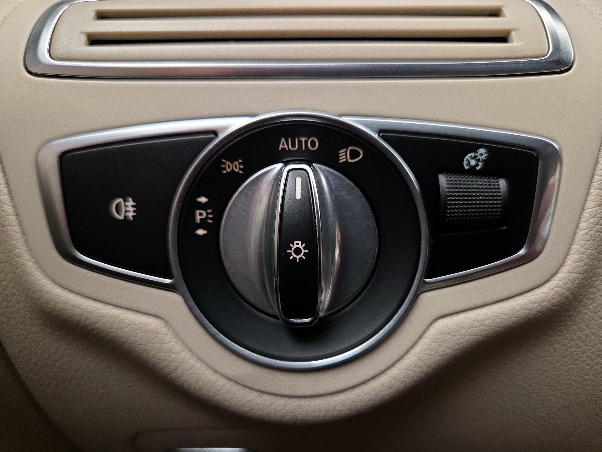 Thumbnail: 2019 Mercedes-Benz C-Class - 13