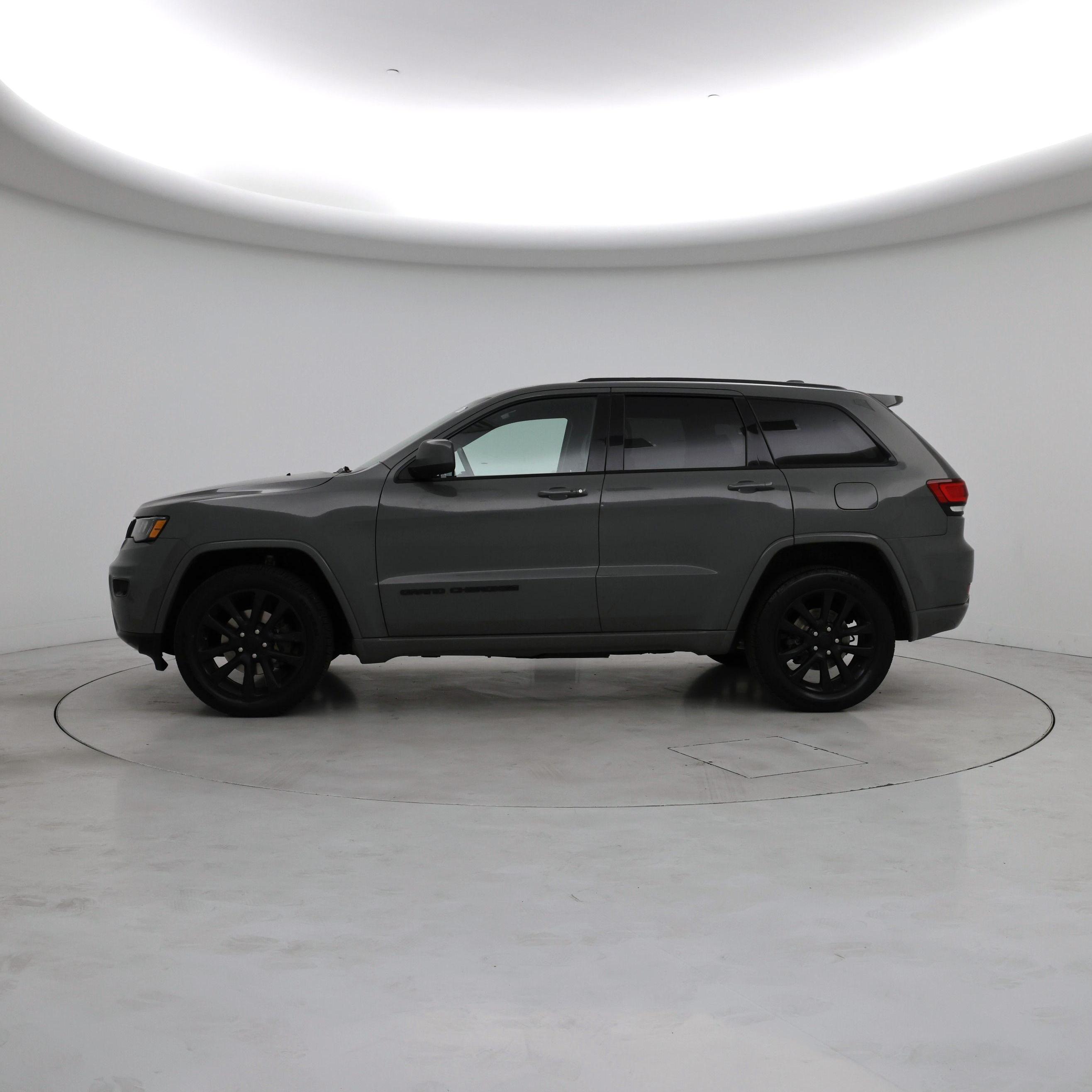 Thumbnail: 2020 Jeep Grand Cherokee - 3