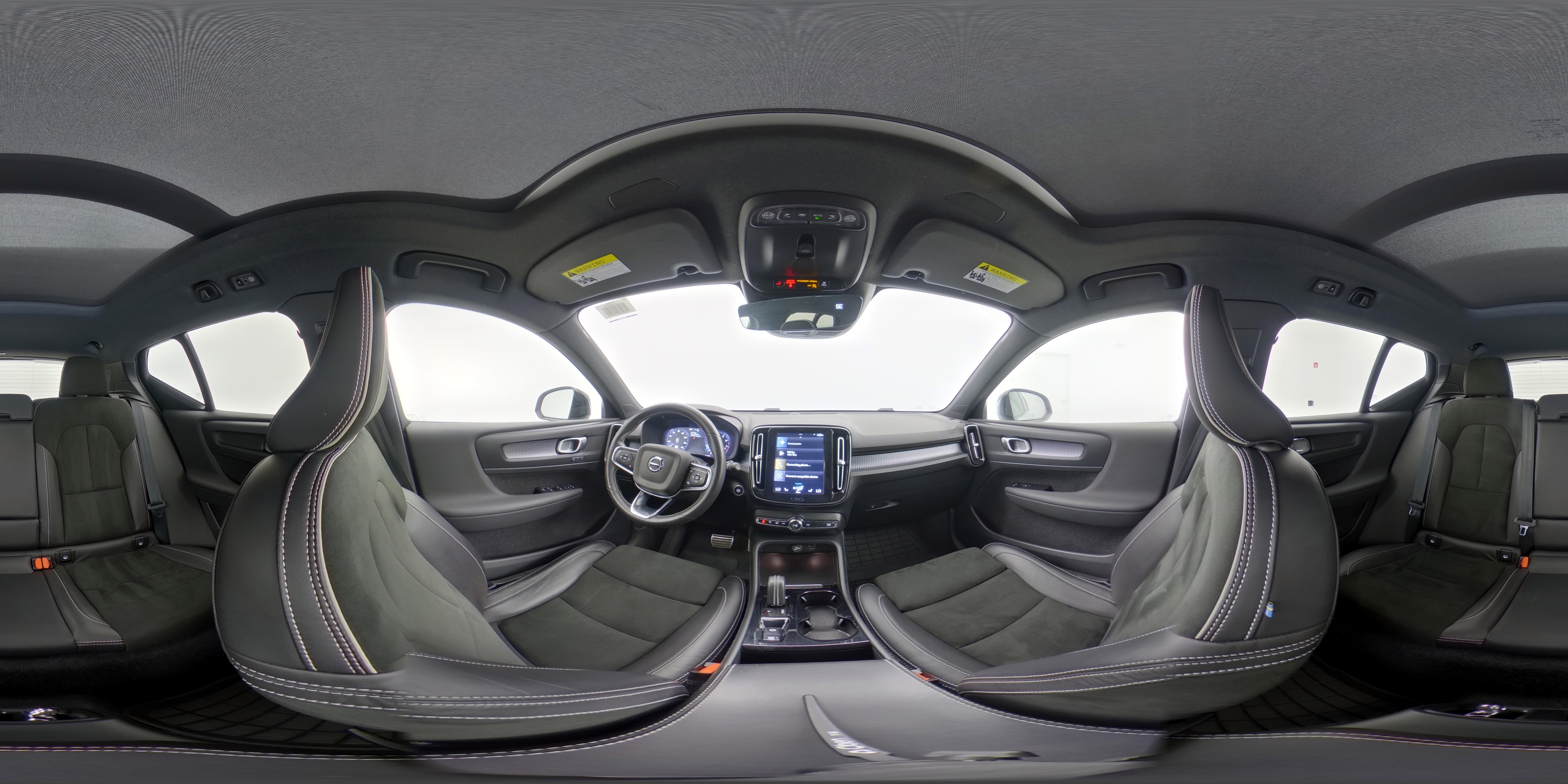 2021 Volvo XC40 R-Design - Photo 26