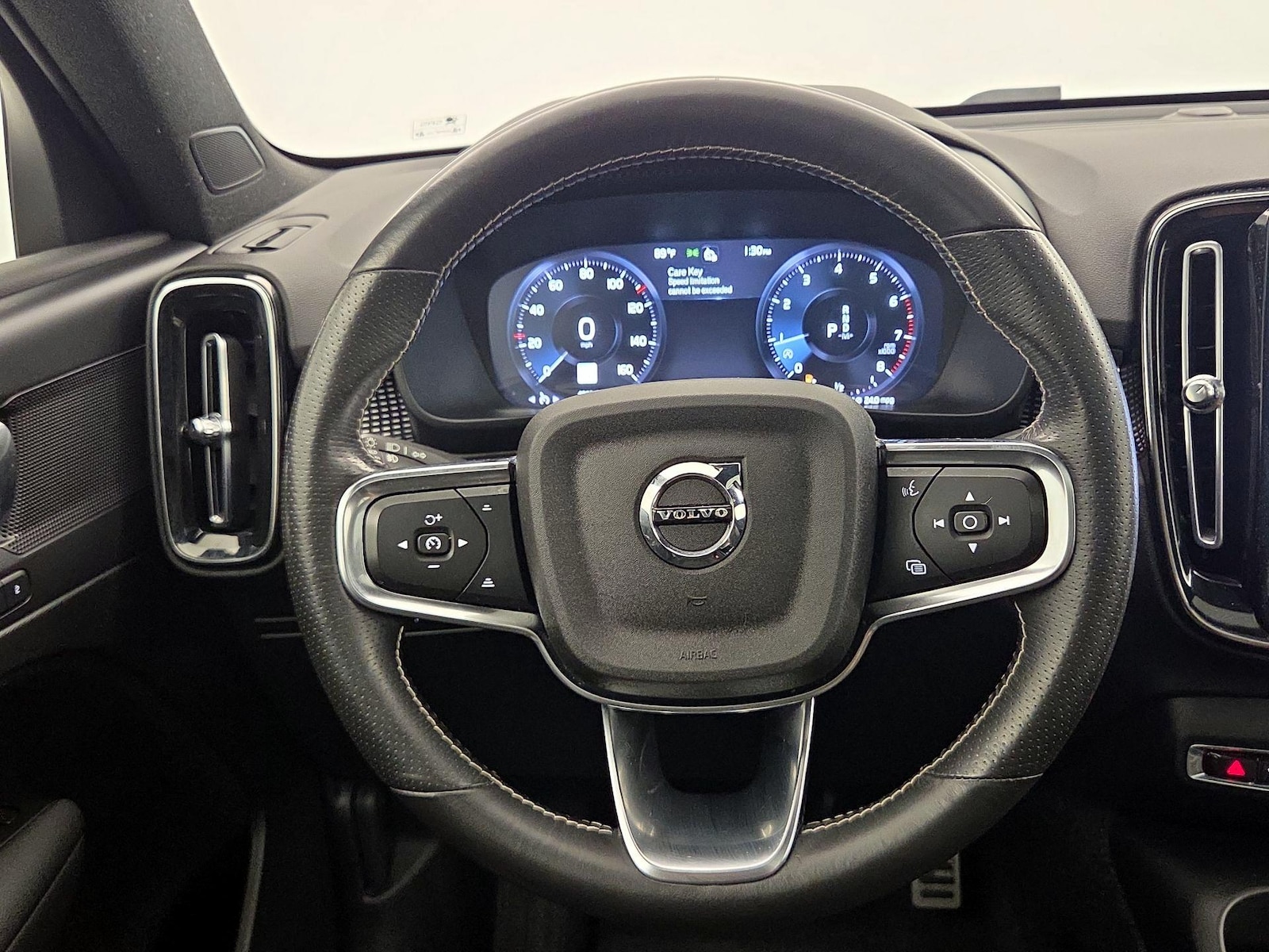 2021 Volvo XC40 R-Design - Photo 11