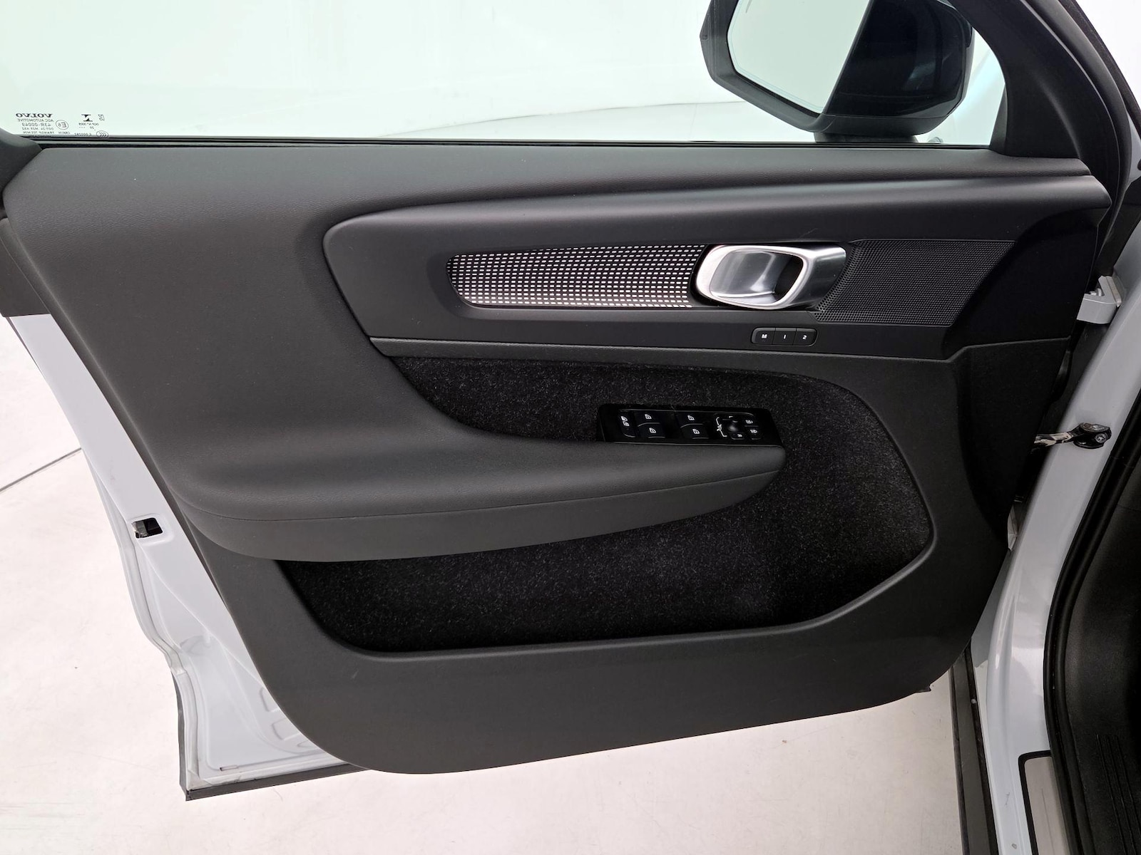 2021 Volvo XC40 R-Design - Photo 13