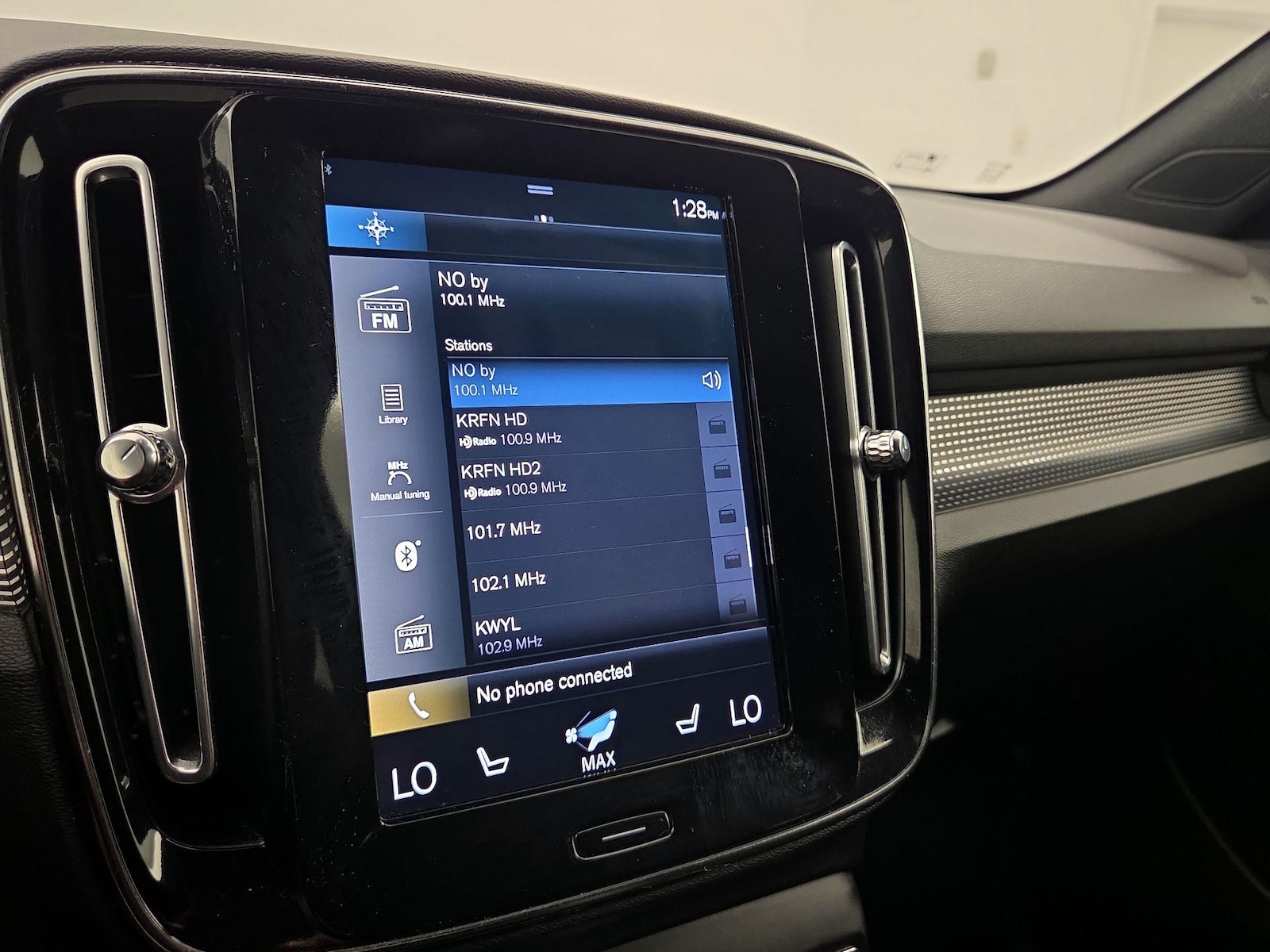 2021 Volvo XC40 R-Design - Photo 17