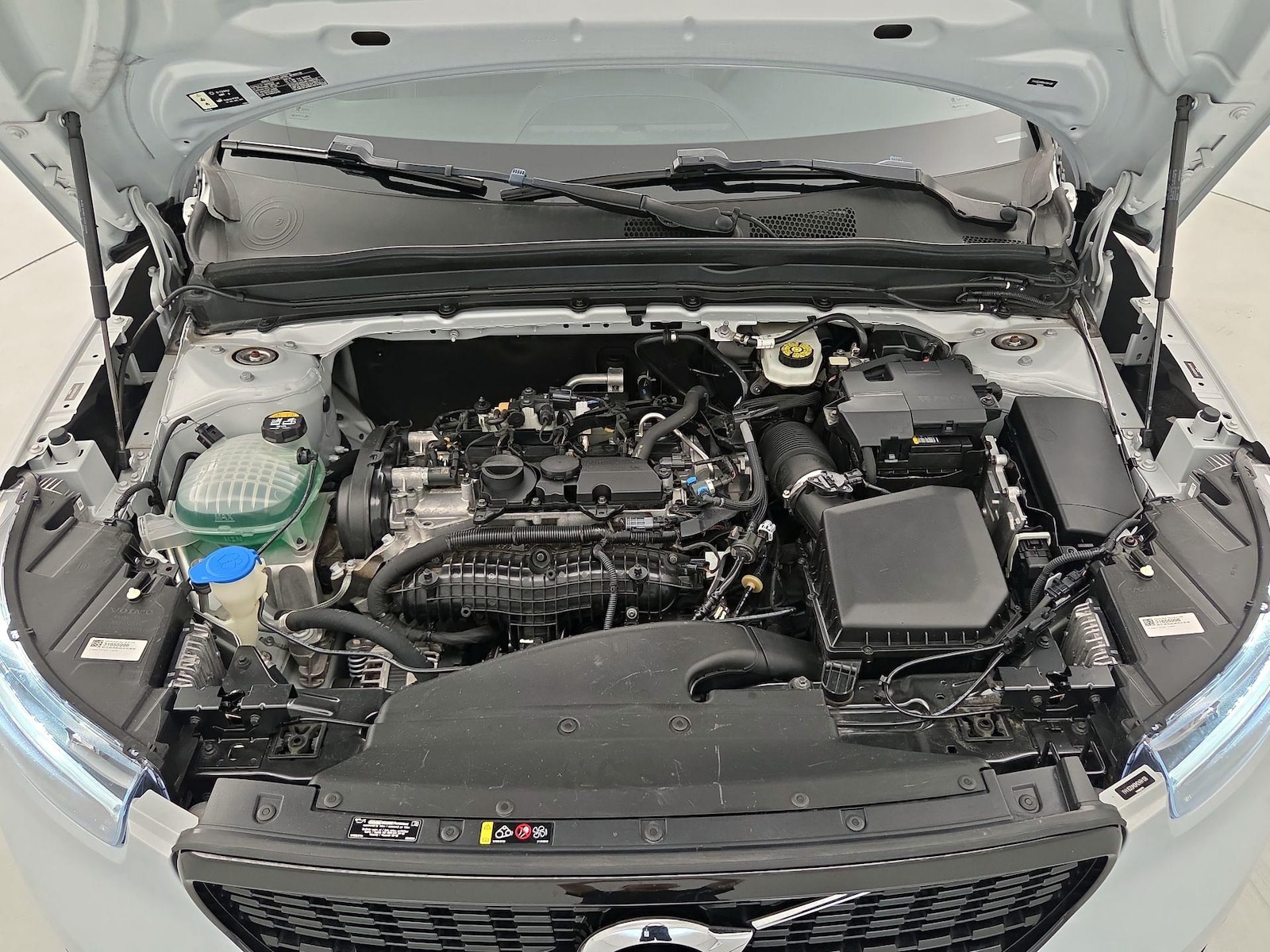2021 Volvo XC40 R-Design - Photo 24