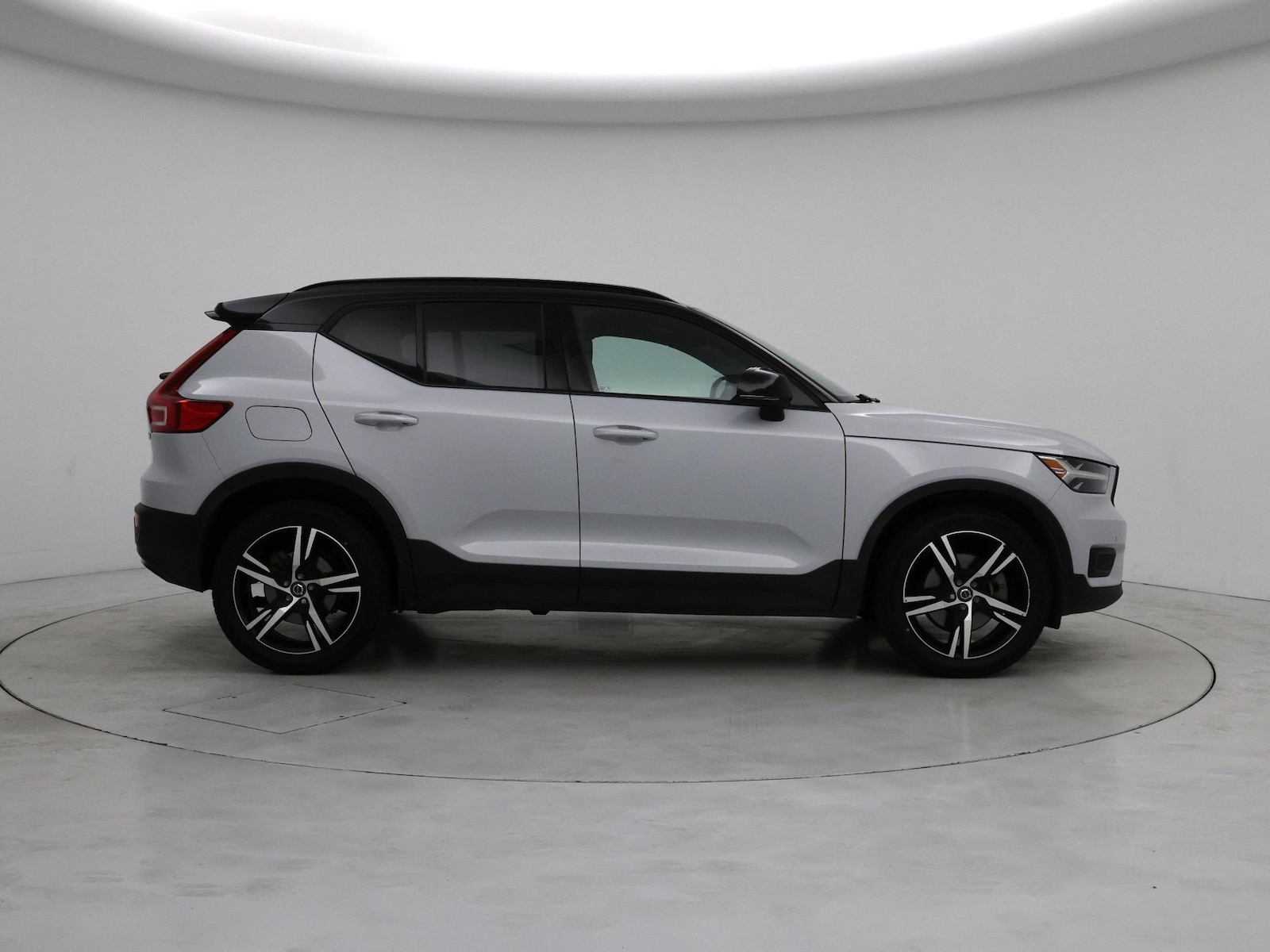 2021 Volvo XC40 R-Design - Photo 8