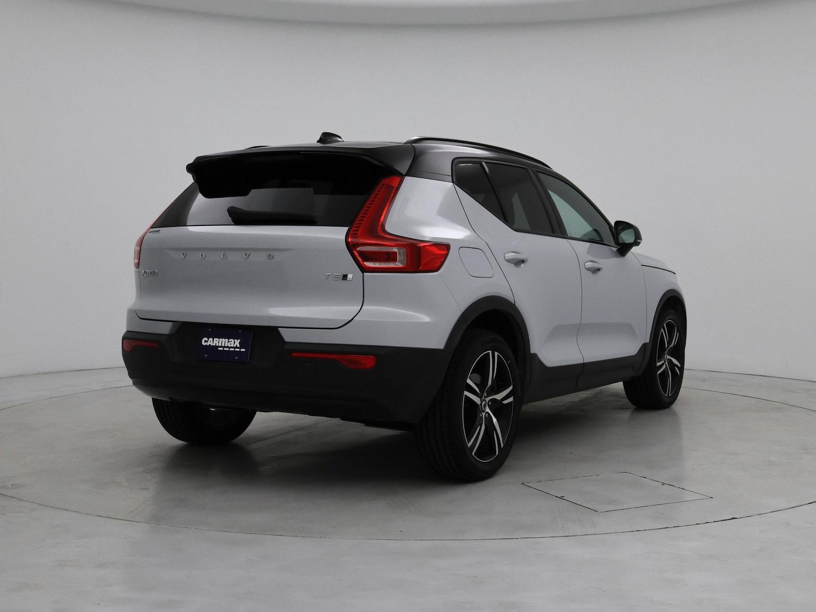 2021 Volvo XC40 R-Design - Photo 9