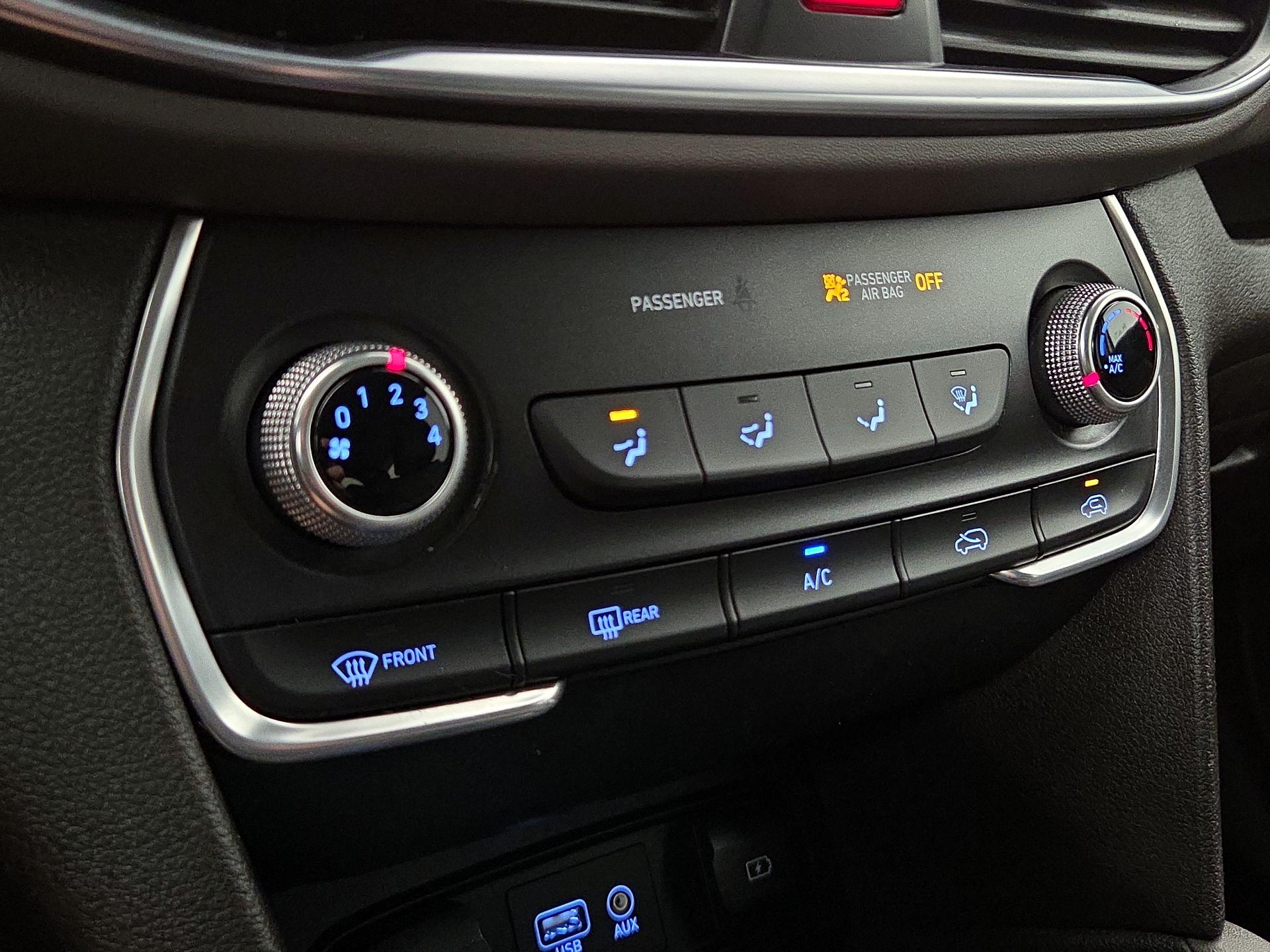 Thumbnail: 2019 Hyundai Santa Fe - 16